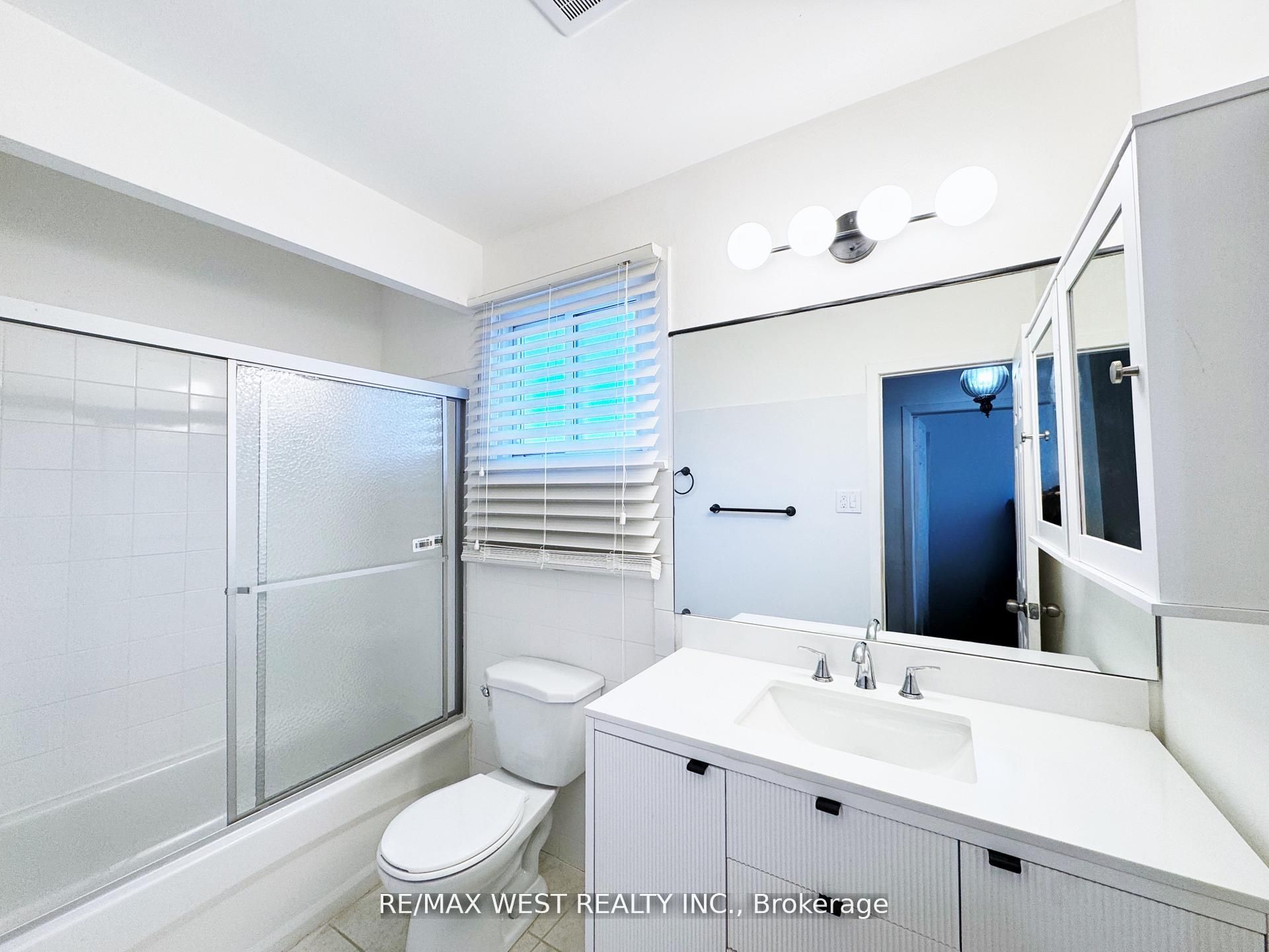 25 Bimini Crescent, Toronto, ON M3N 1S1 photo 5
