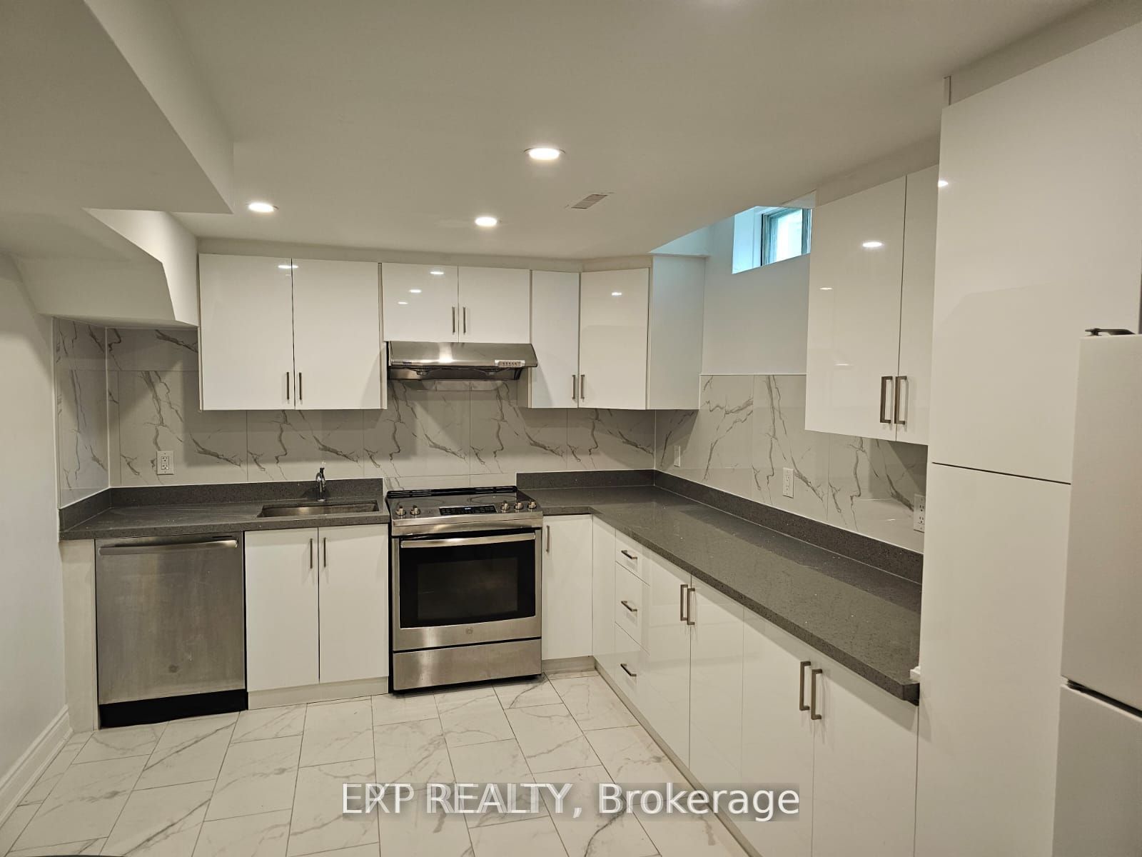 9 Michigan Avenue Legal Basement Apartment, Brampton, ON L6Y 4N5 photo 2