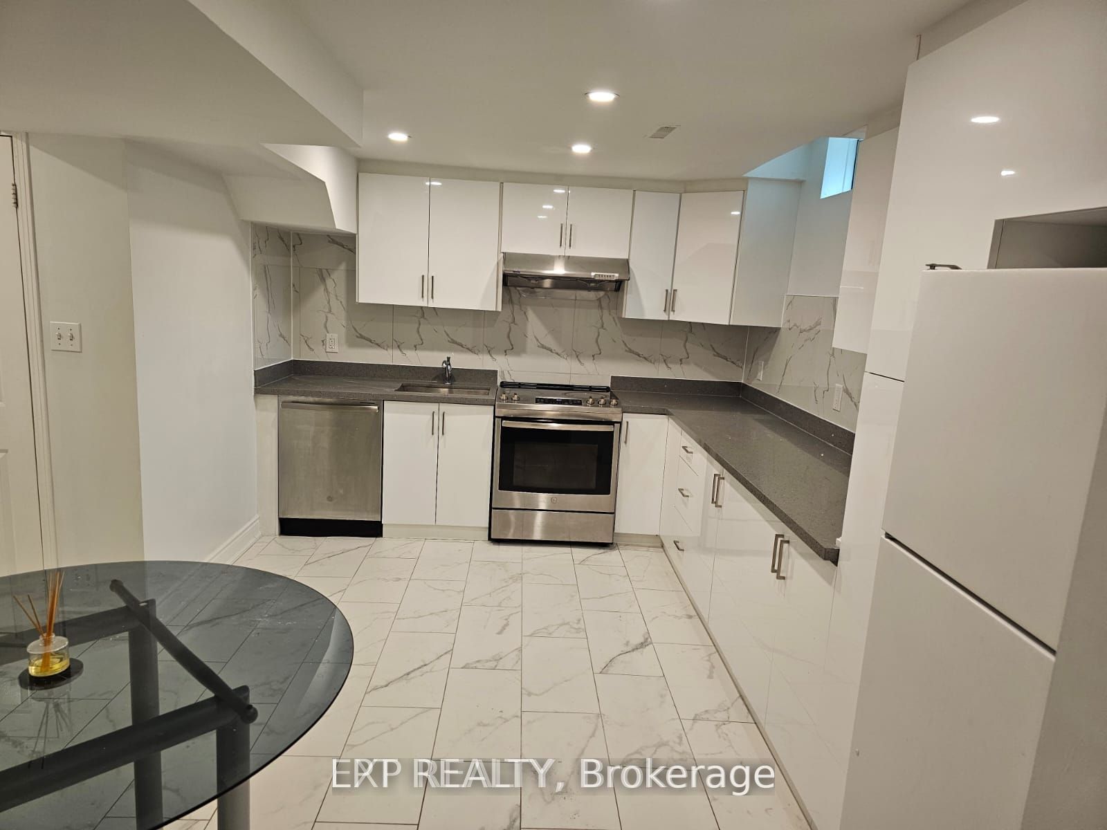 9 Michigan Avenue Legal Basement Apartment, Brampton, ON L6Y 4N5 photo 3