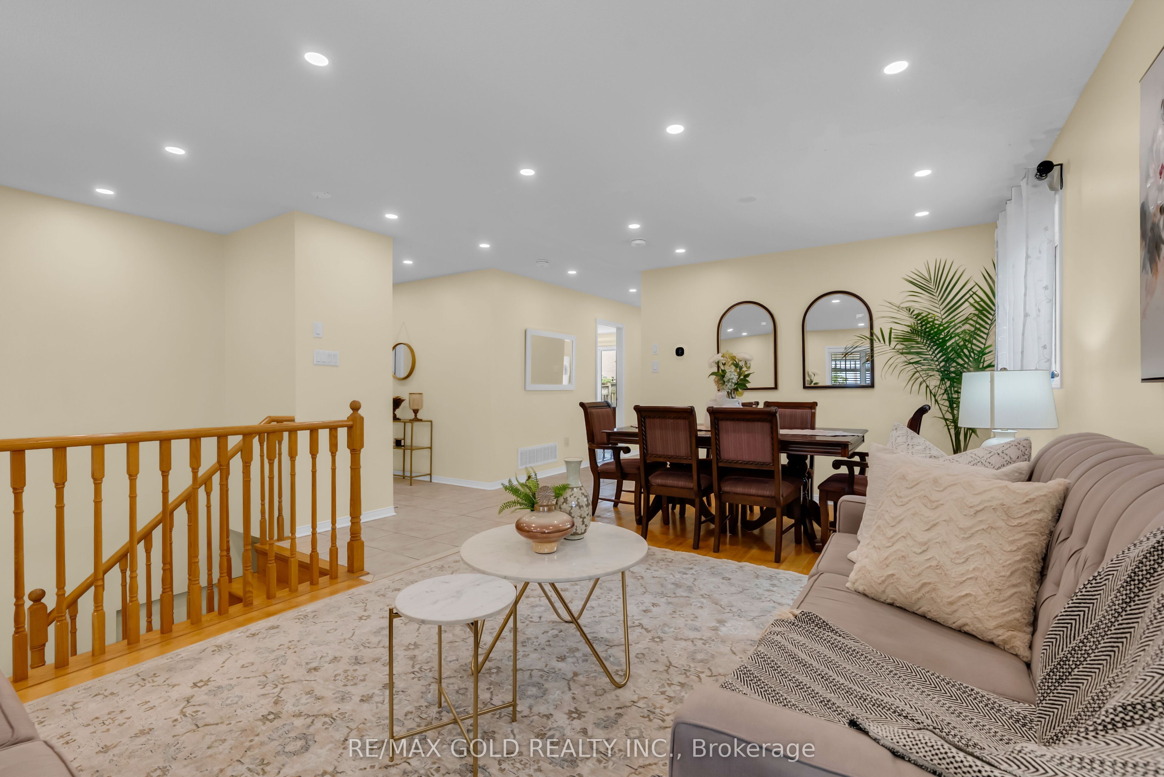 74 Fletchers Creek Boulevard, Brampton, ON L6X 4T1 photo 3