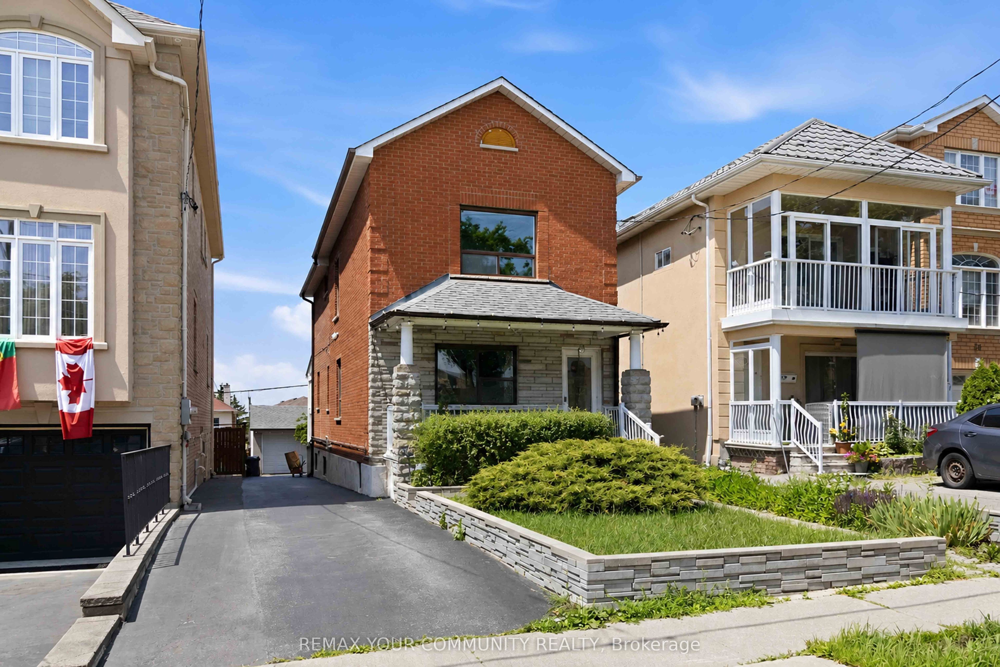 32 Kirknewton Road, Toronto, ON M6E 3Y1 photo 3