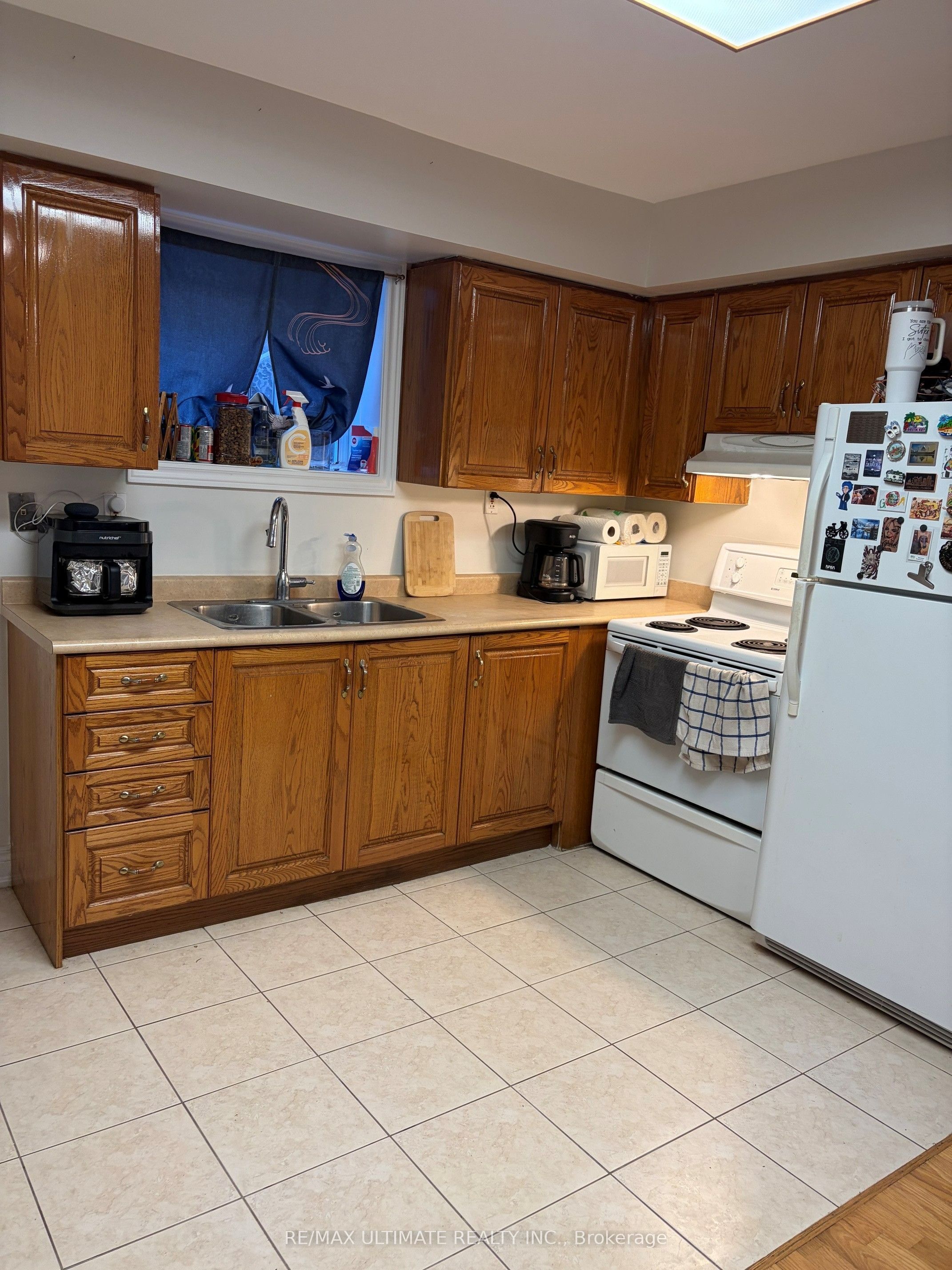 34 Peterborough Avenue Bsmt, Toronto, ON M6H 2K7 photo 3