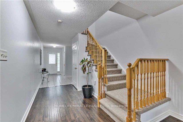 34 Ridgemore Crescent, Brampton, ON L7A 2L4 photo 4