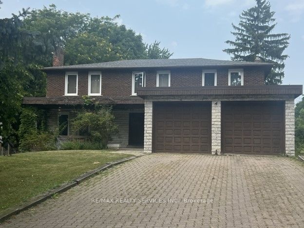 4 Pine Ridge Lane, Brampton, ON L6W 1G6