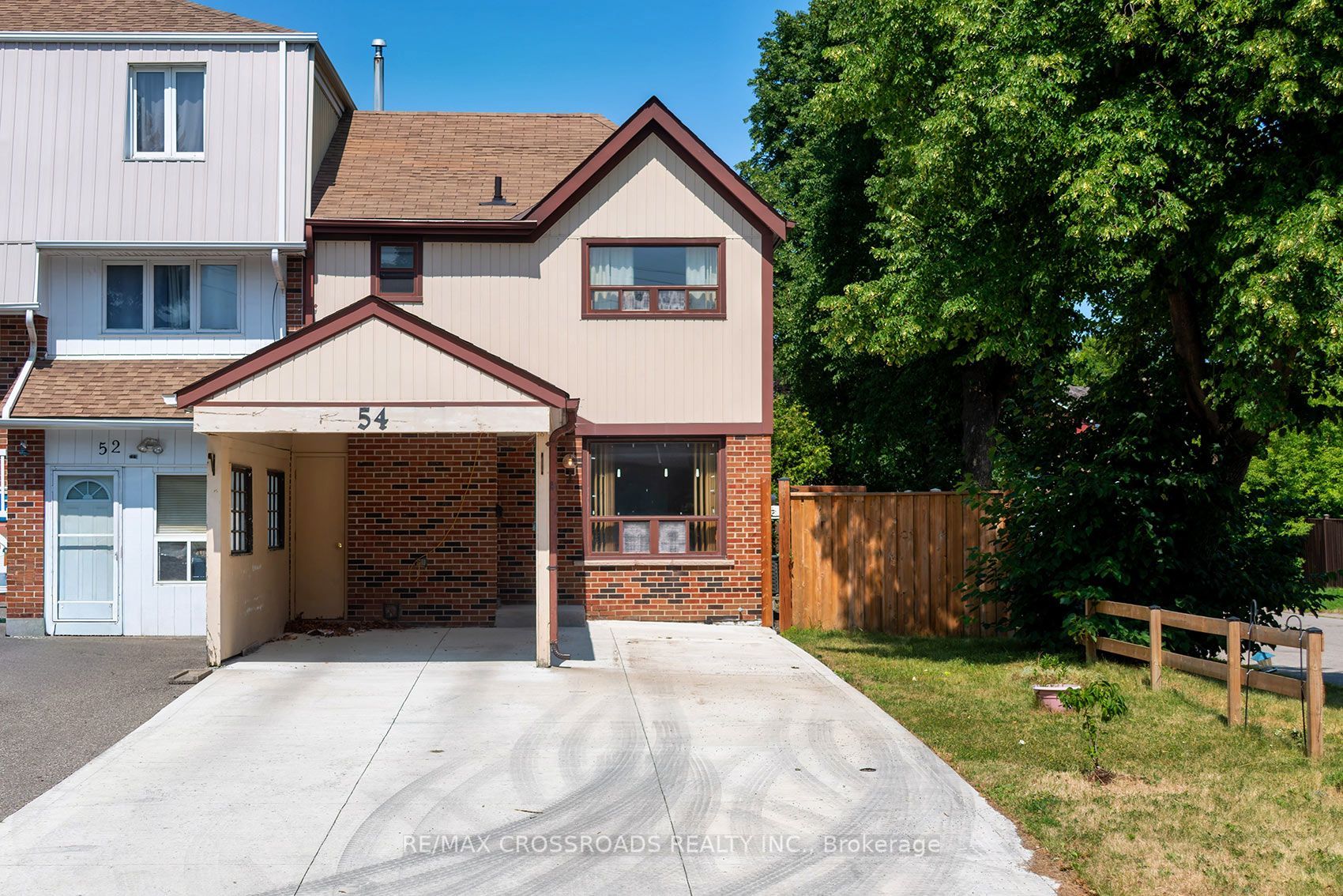 54 Omega Square, Brampton, ON L6Z 1K5 photo 2
