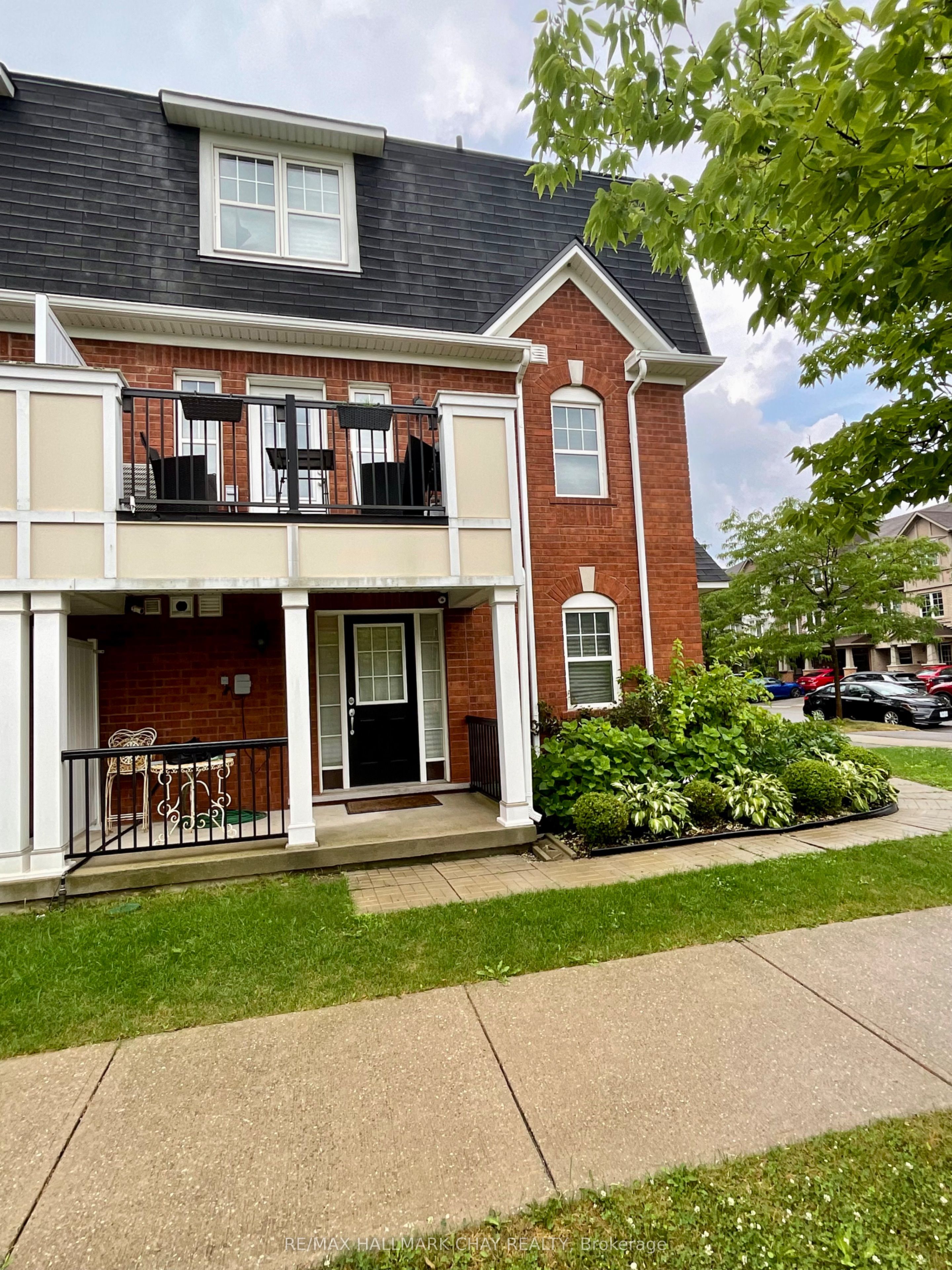 31 Colonel Frank Ching Crescent, Brampton, ON L6Y 5W5 photo 3