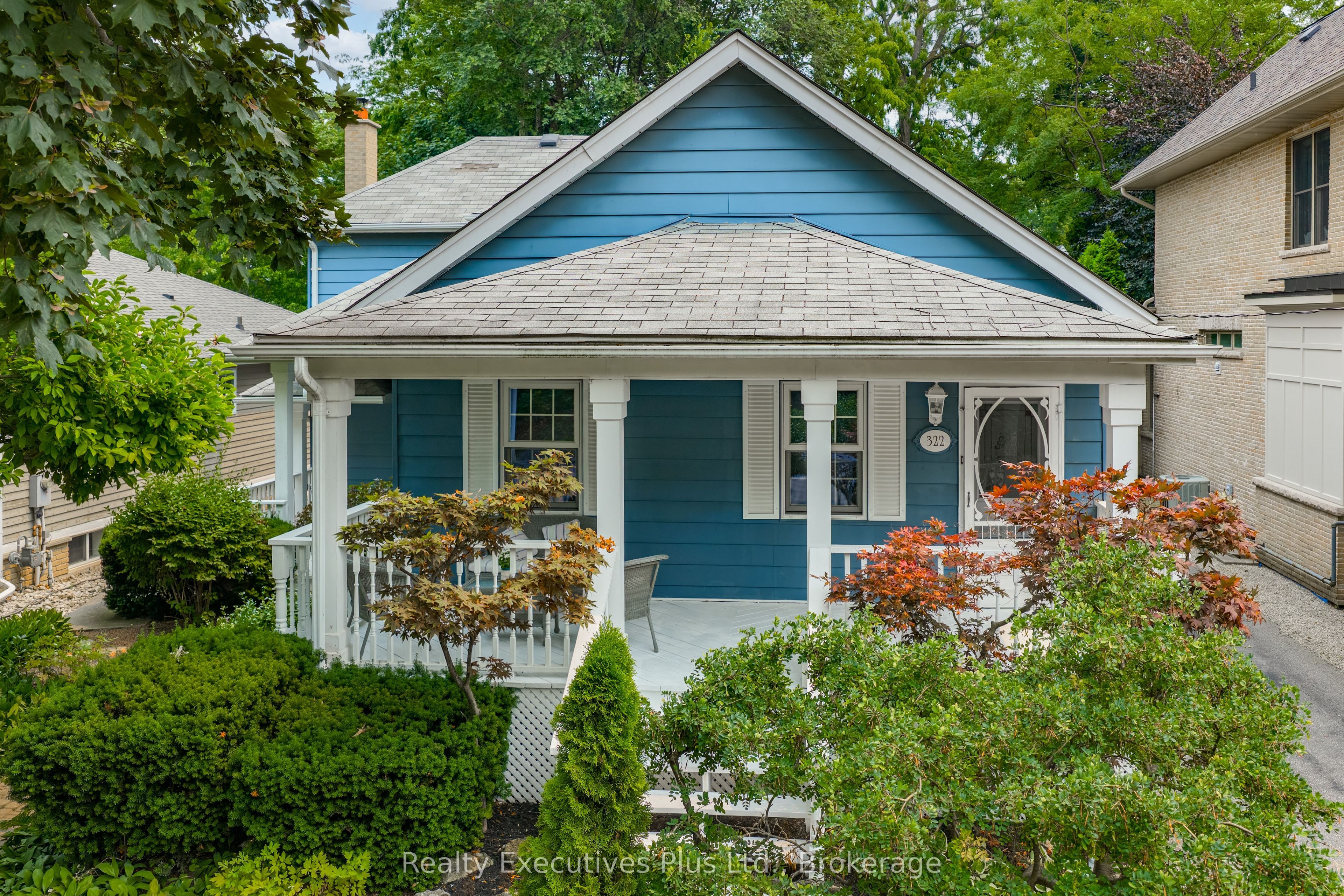 322 Pine Avenue, Oakville, ON L6J 2J9