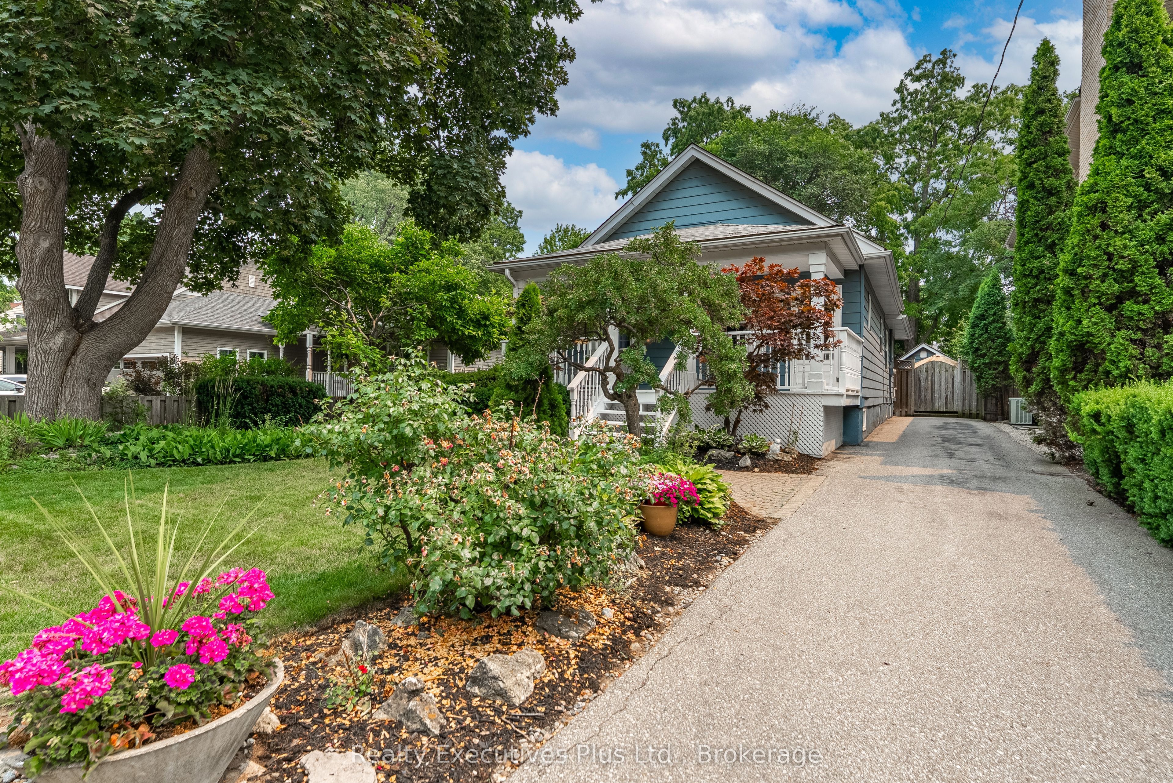 322 Pine Avenue, Oakville, ON L6J 2J9 photo 3