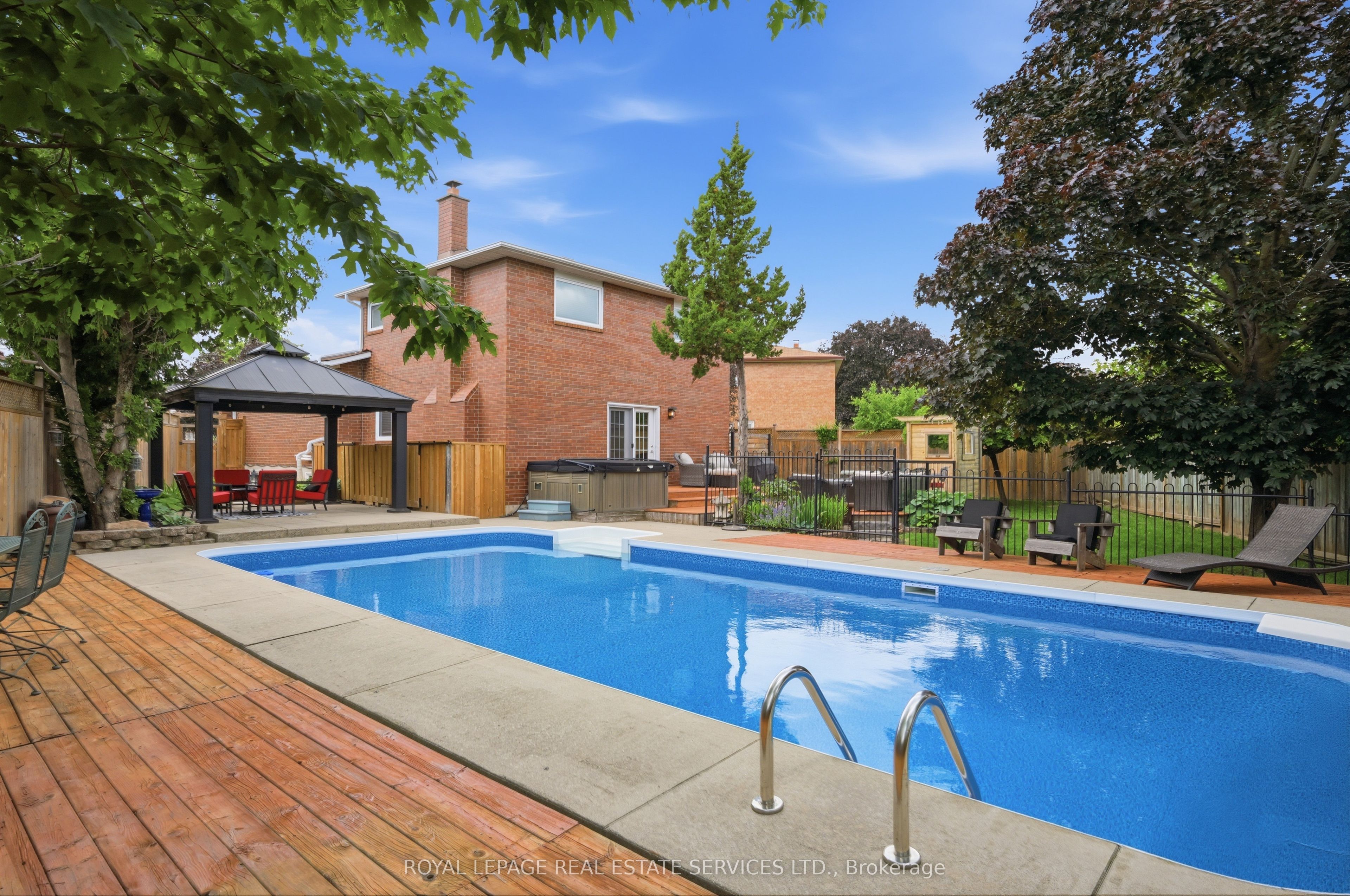 2035 Pen Street, Oakville, ON L6H 3L2 photo 2