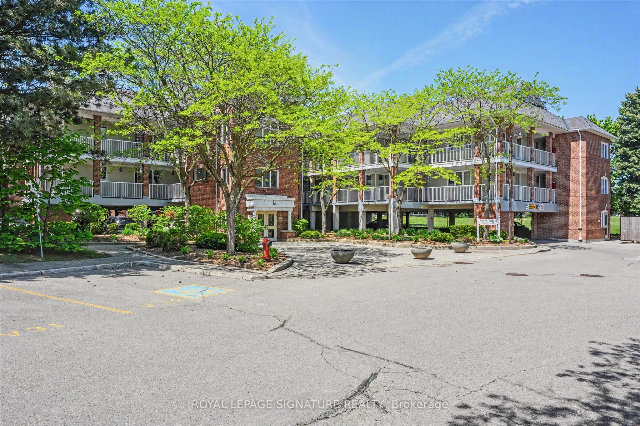 101 Bristol Road E 221, Mississauga, ON L4Z 3P4
