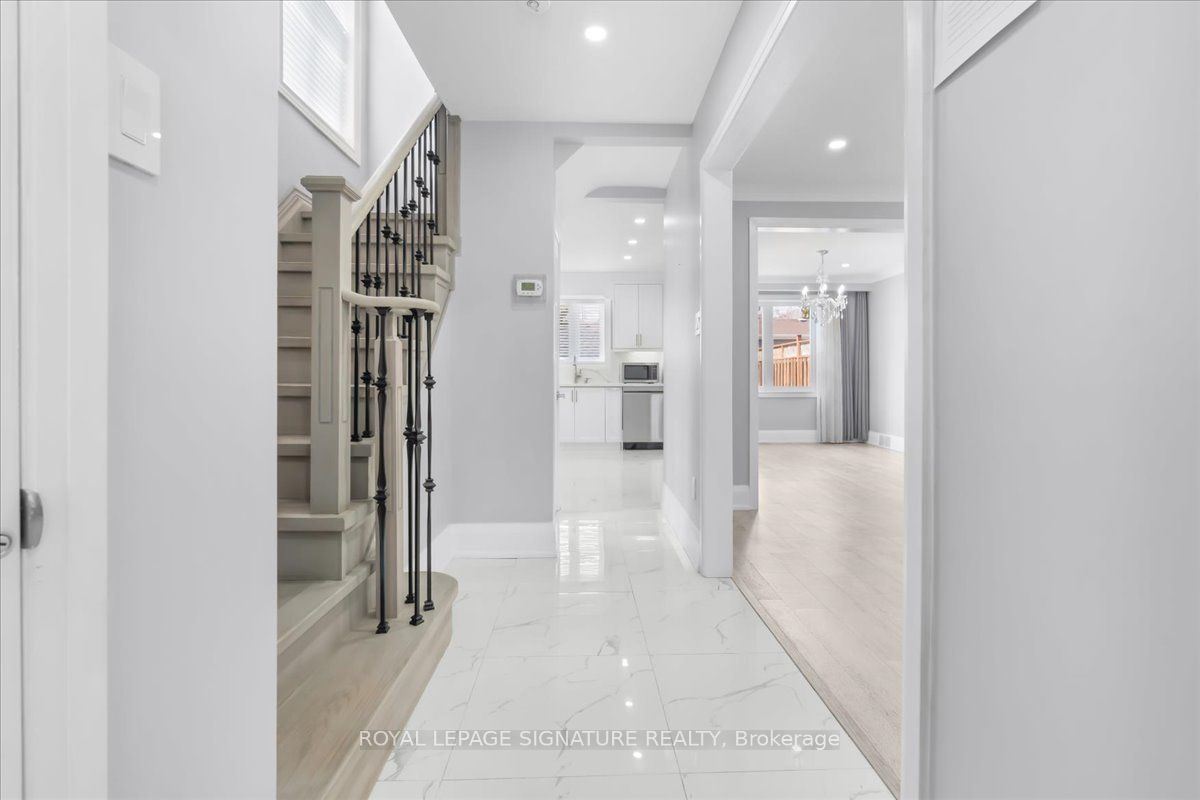 90A Bicknell Avenue, Toronto, ON M6M 4G7 photo 3