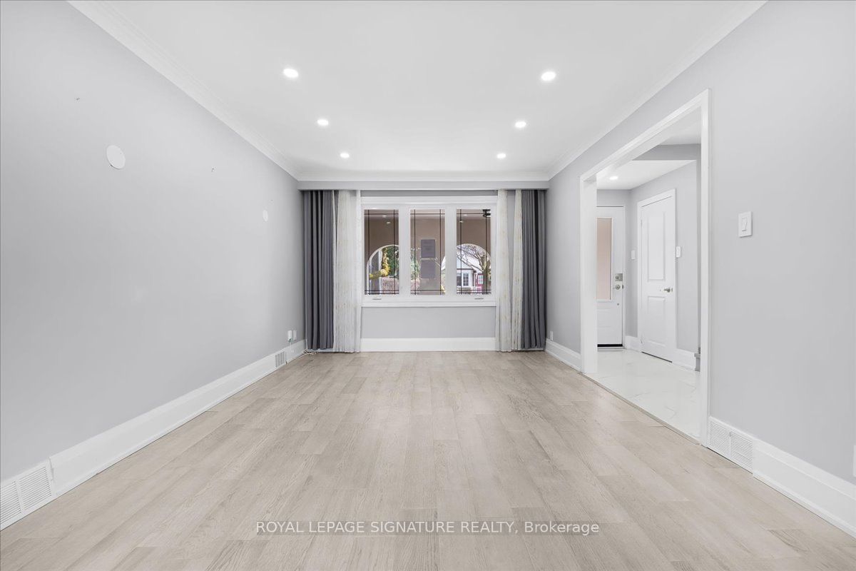 90A Bicknell Avenue, Toronto, ON M6M 4G7 photo 4