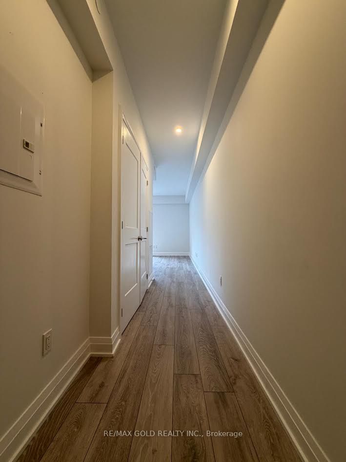 21 Park Street E 318, Mississauga, ON L5G 0C2 photo 3