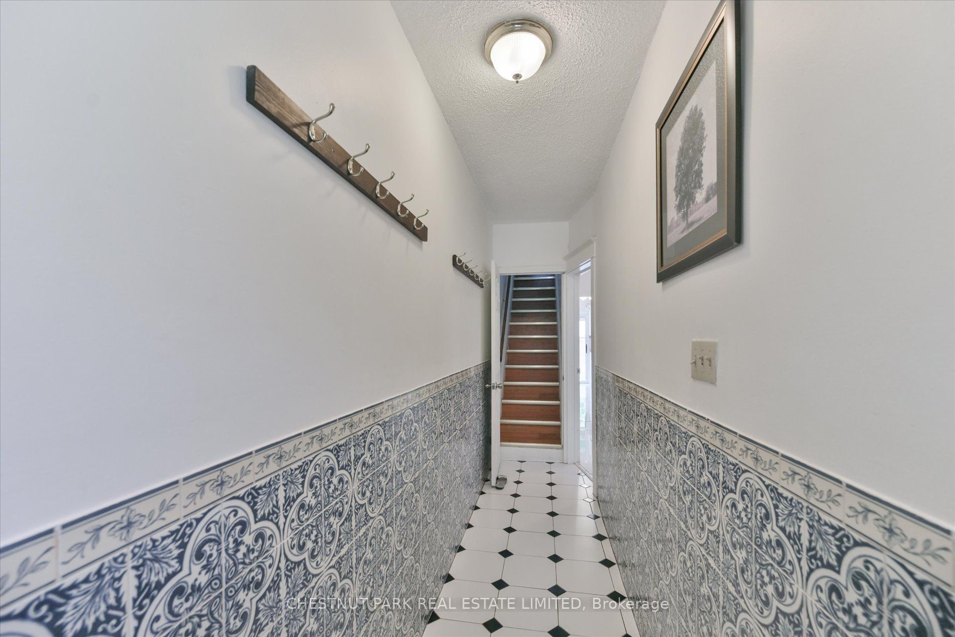 13 Silver Avenue Main & Bsmt, Toronto, ON M6R 1X9 photo 5