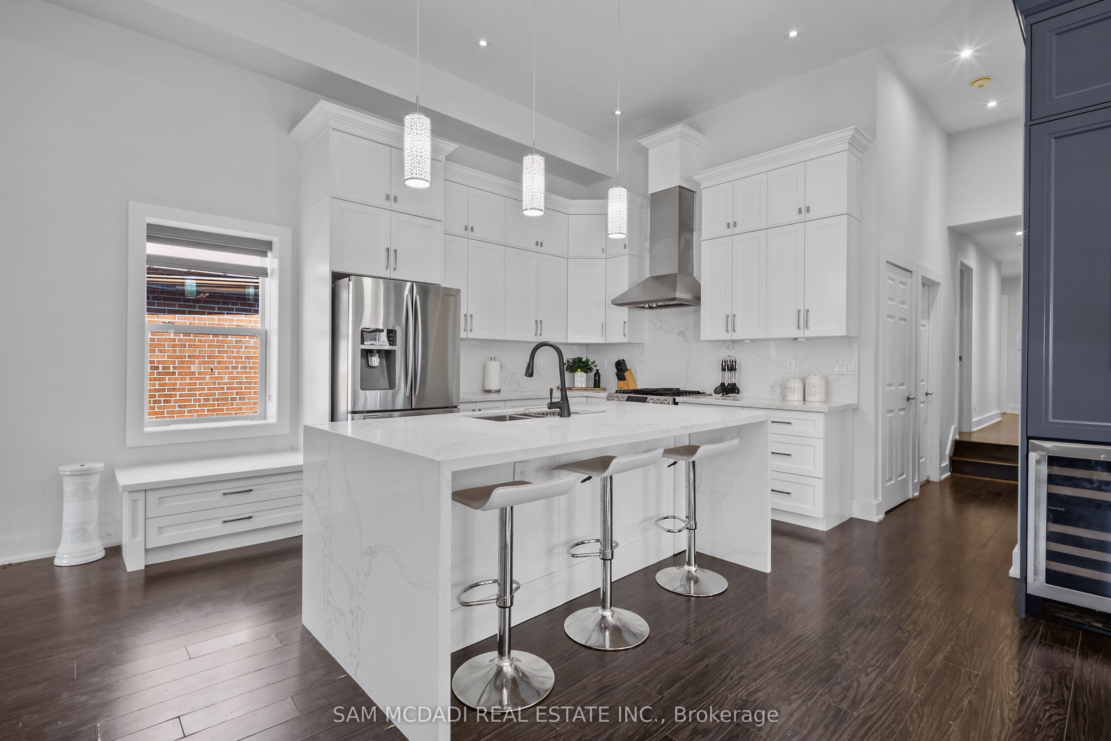 30 Maple Avenue N, Mississauga, ON L5H 2S1 photo 4