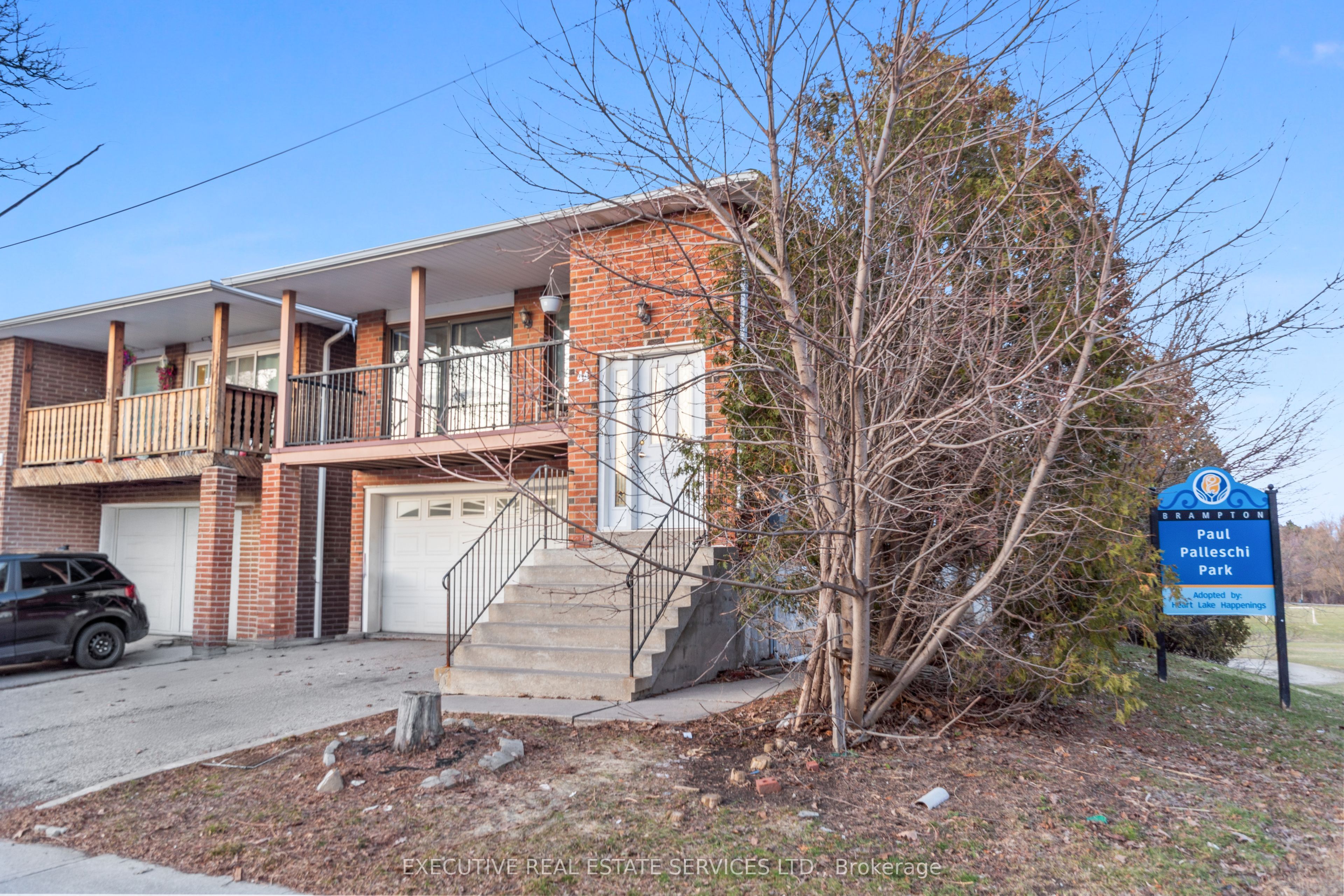 44 Lakecrest Trail, Brampton, ON L6Z 1S6 photo 2