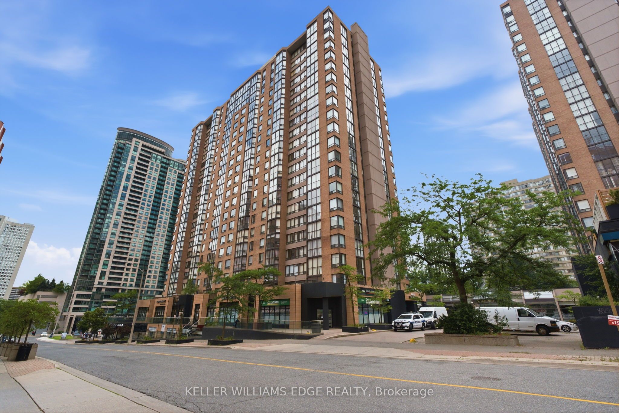 265 Enfield Place 1506, Mississauga, ON L5B 3Y7 photo 2