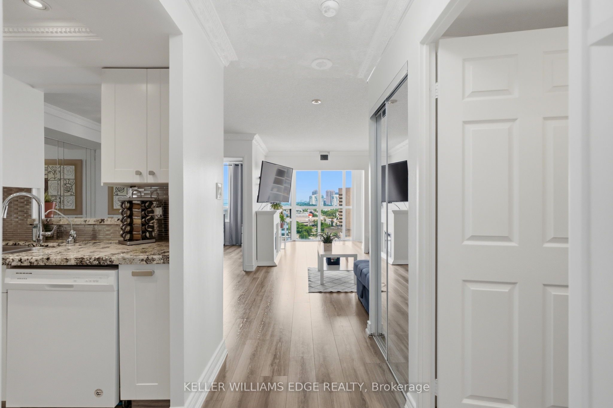 265 Enfield Place 1506, Mississauga, ON L5B 3Y7 photo 5