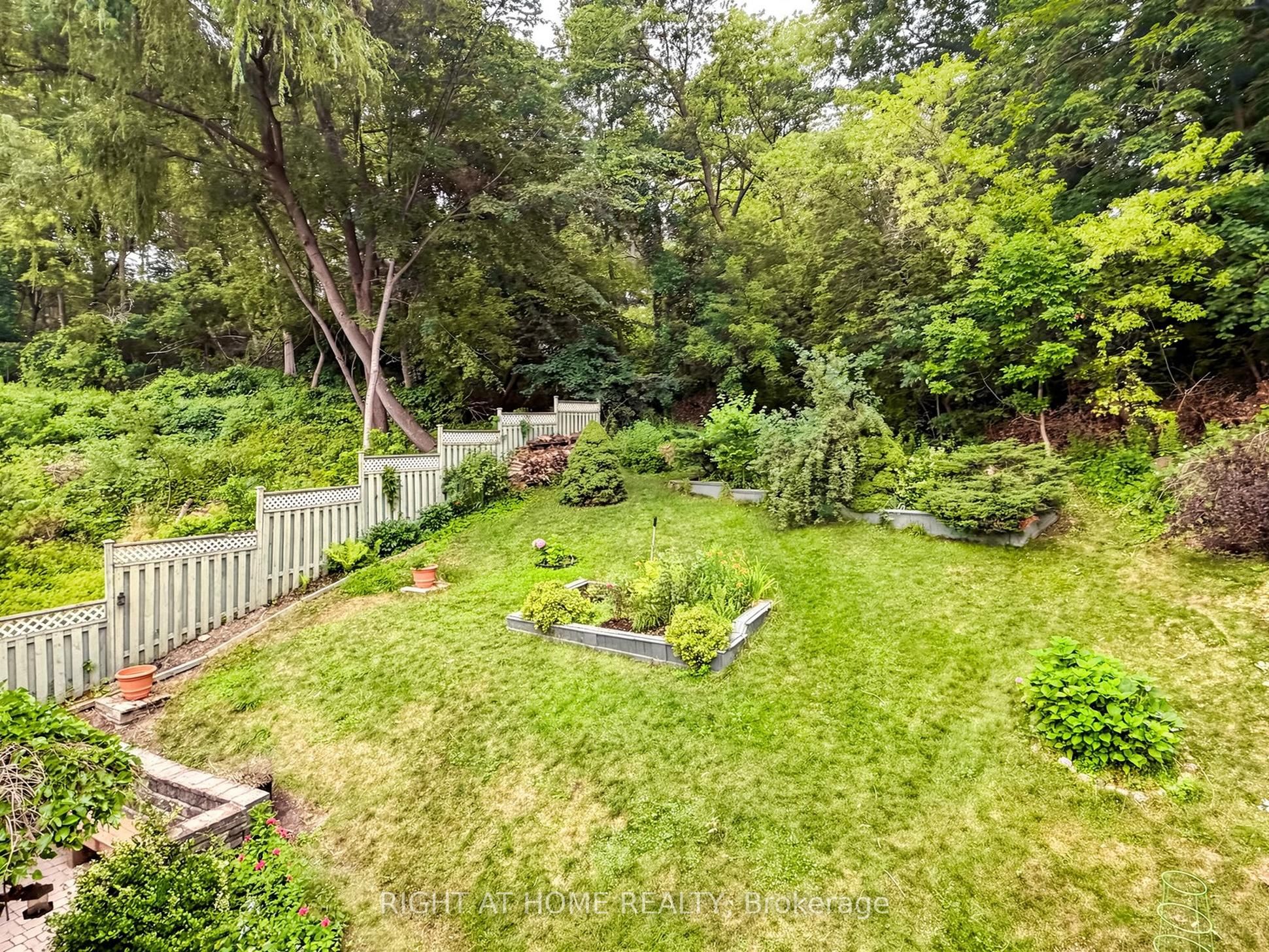 67 Bonnyview Drive, Toronto, ON M8Y 3G7 photo 4