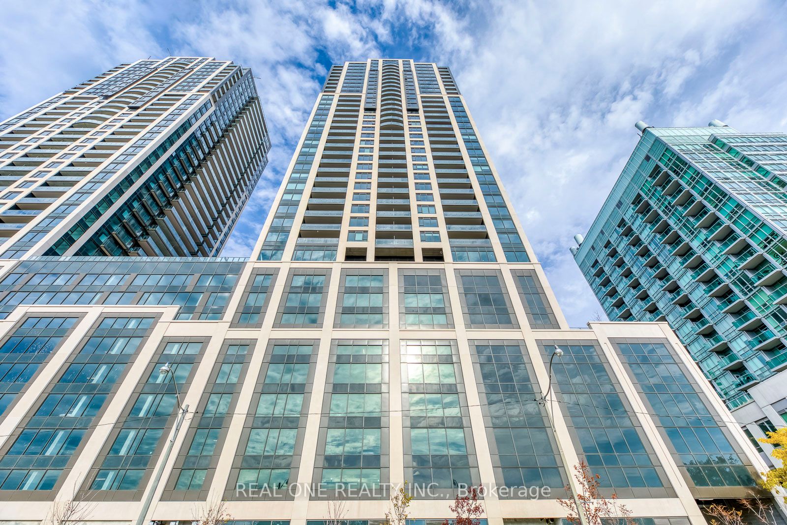 1926 lakeshore Boulevard W 1809, Toronto, ON M5S 0B1