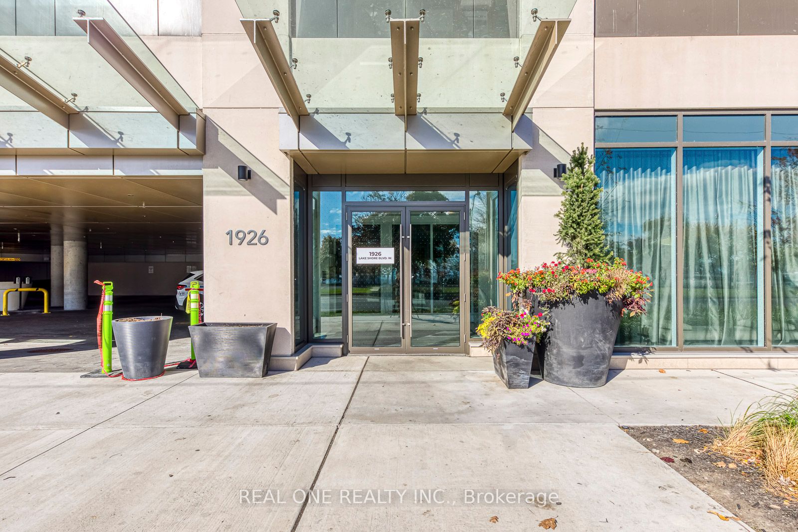 1926 lakeshore Boulevard W 1809, Toronto, ON M5S 0B1 photo 5