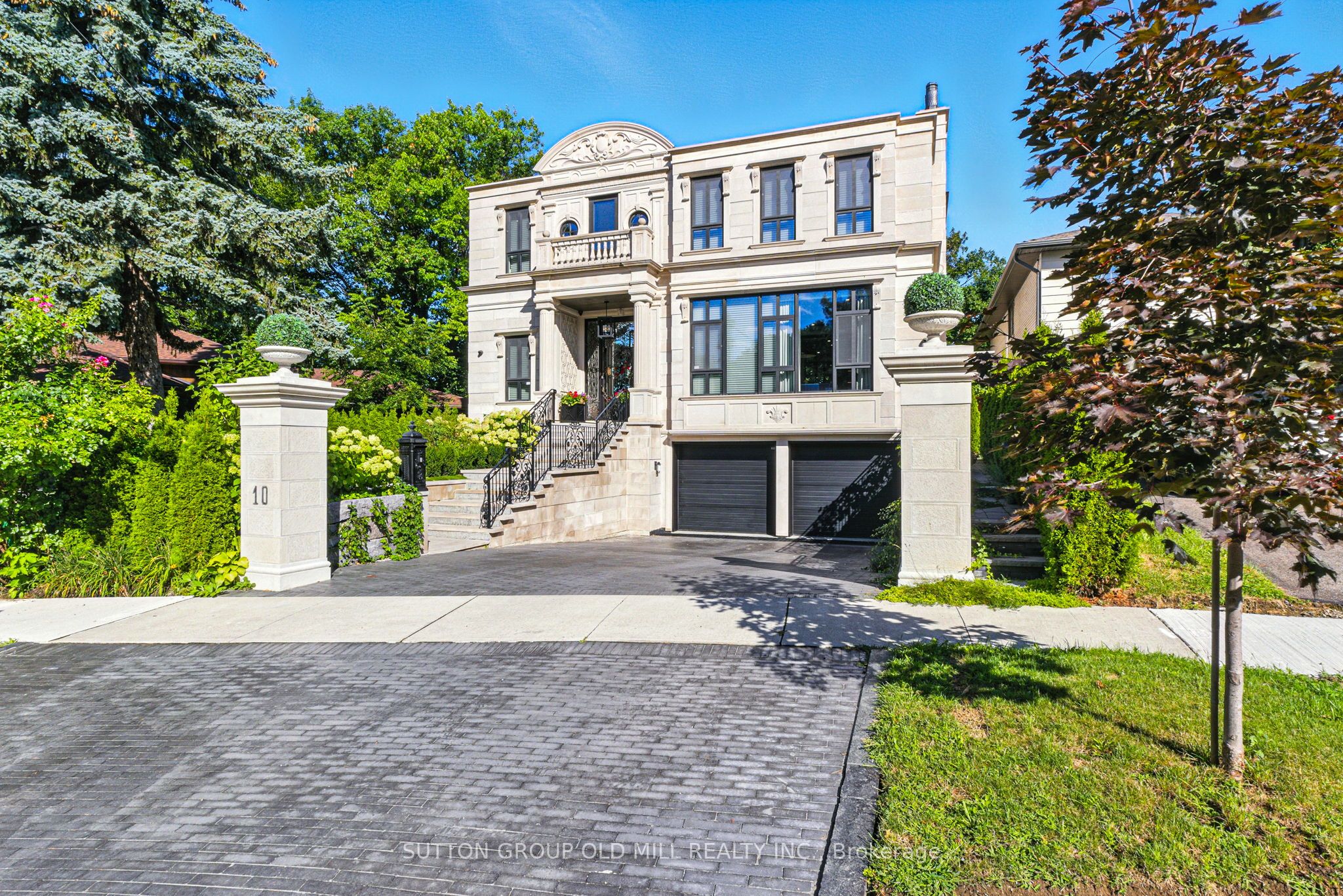 10 Hillavon Drive, Toronto, ON M9B 2P5 photo 2
