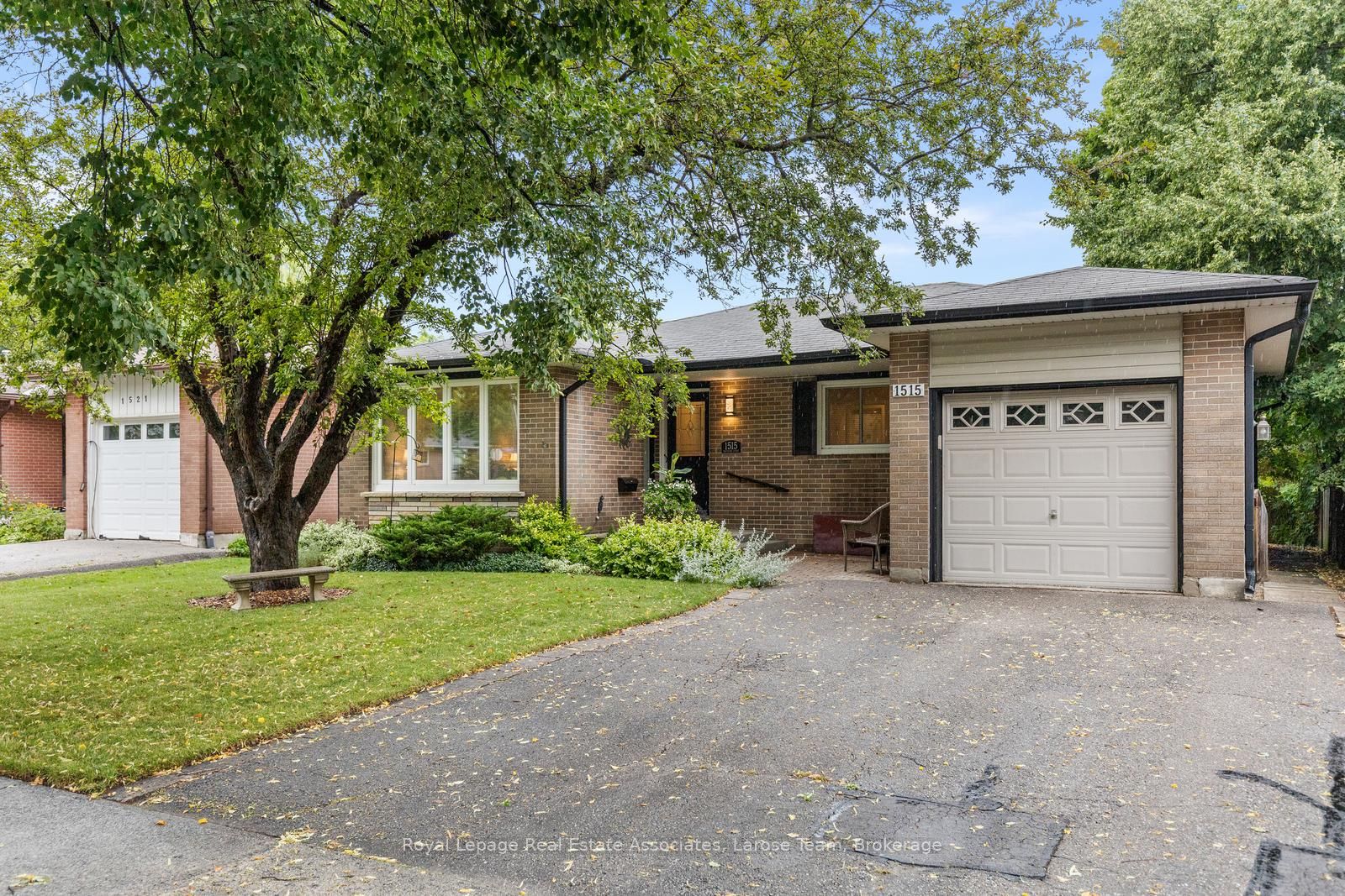 1515 Thetford Court, Mississauga, ON L5J 3N2