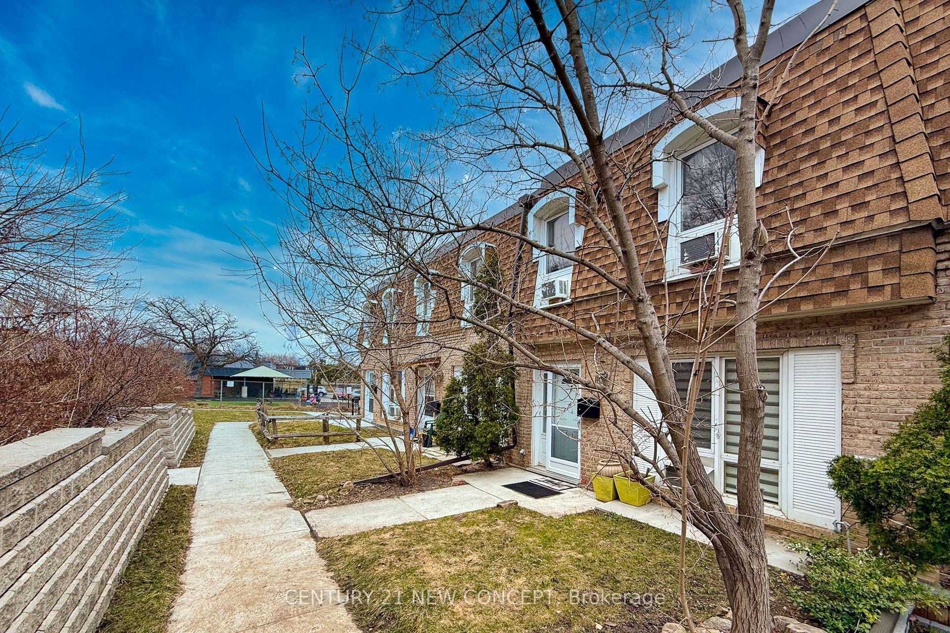 1310 Gulleden Drive 13, Mississauga, ON L4X 1Y9 photo 2