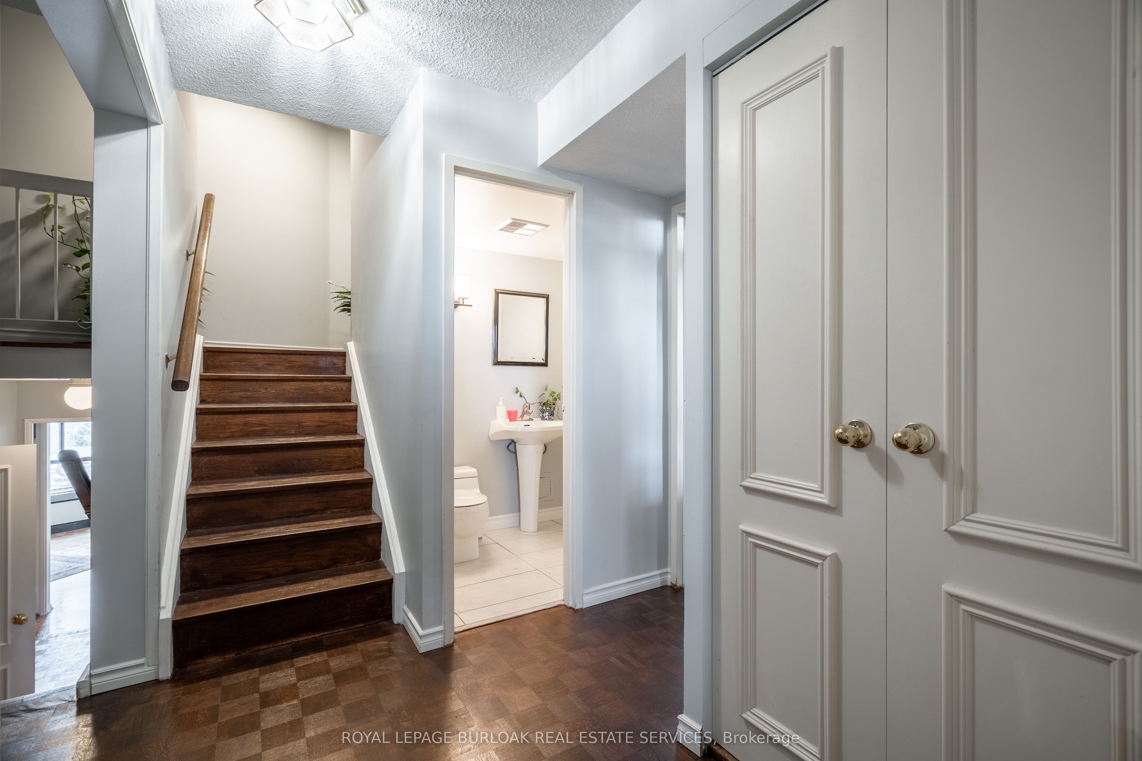 300 Mill Road C34, Toronto, ON M9C 4W7 photo 3