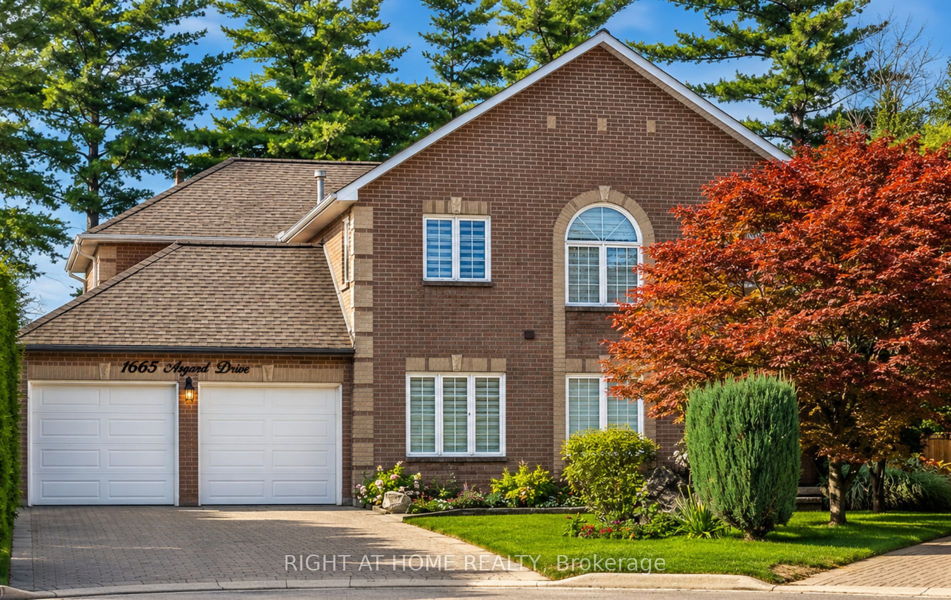 1665 Asgard Drive, Mississauga, ON L5E 3G5 photo 2