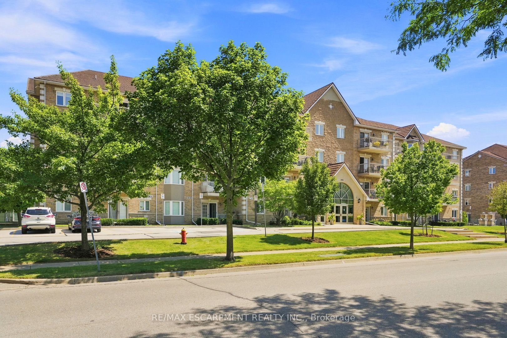 4016 Kilmer Drive 101, Burlington, ON L7M 5A7 photo 3