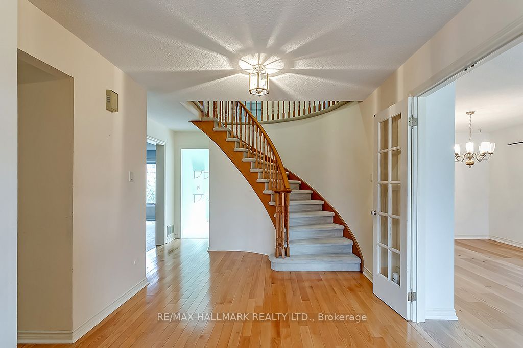 1361 Monks Passage N/A, Oakville, ON L6M 1K7 photo 2