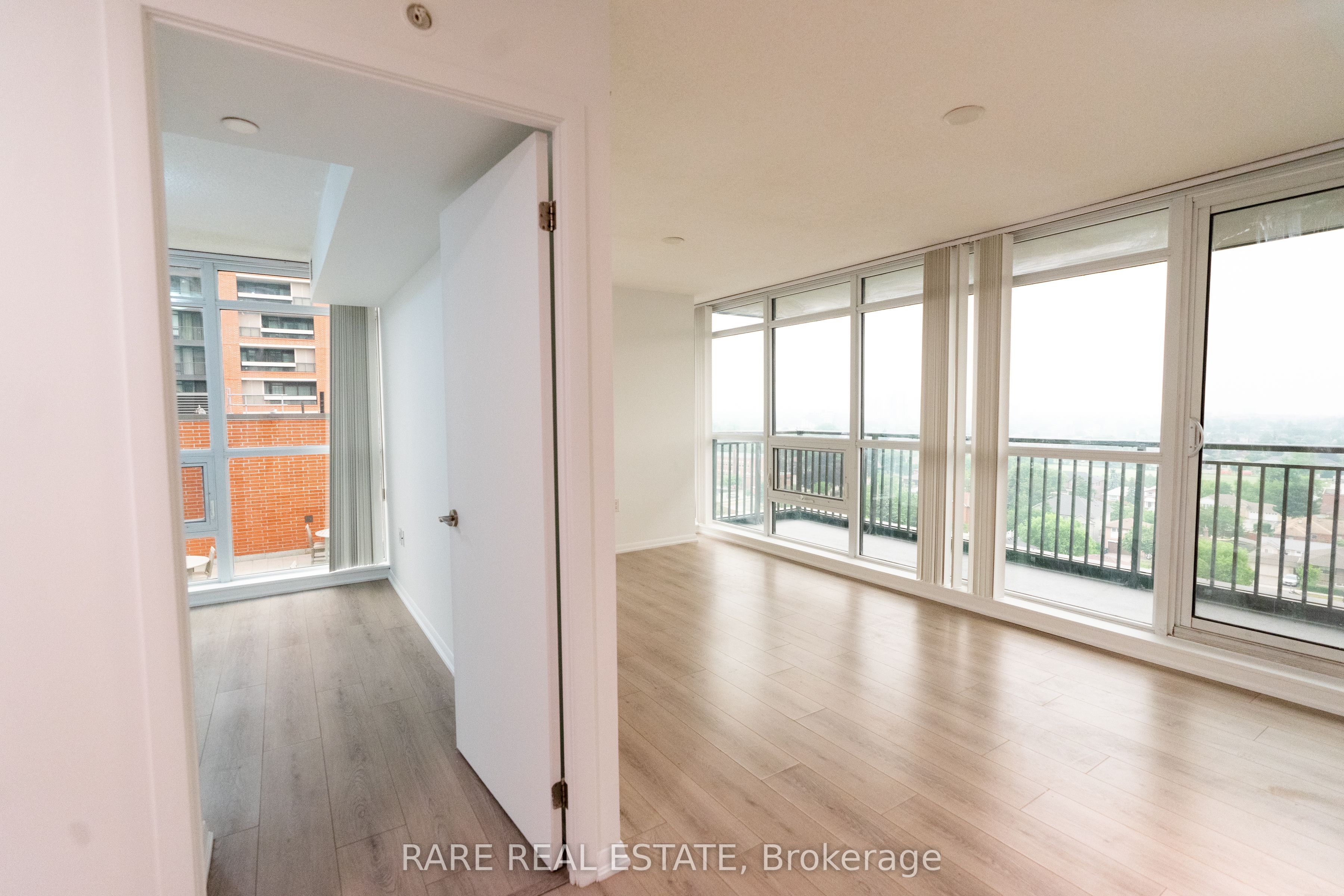 830 Lawrence Avenue W 1007, Toronto, ON M6A 0B6 photo 2
