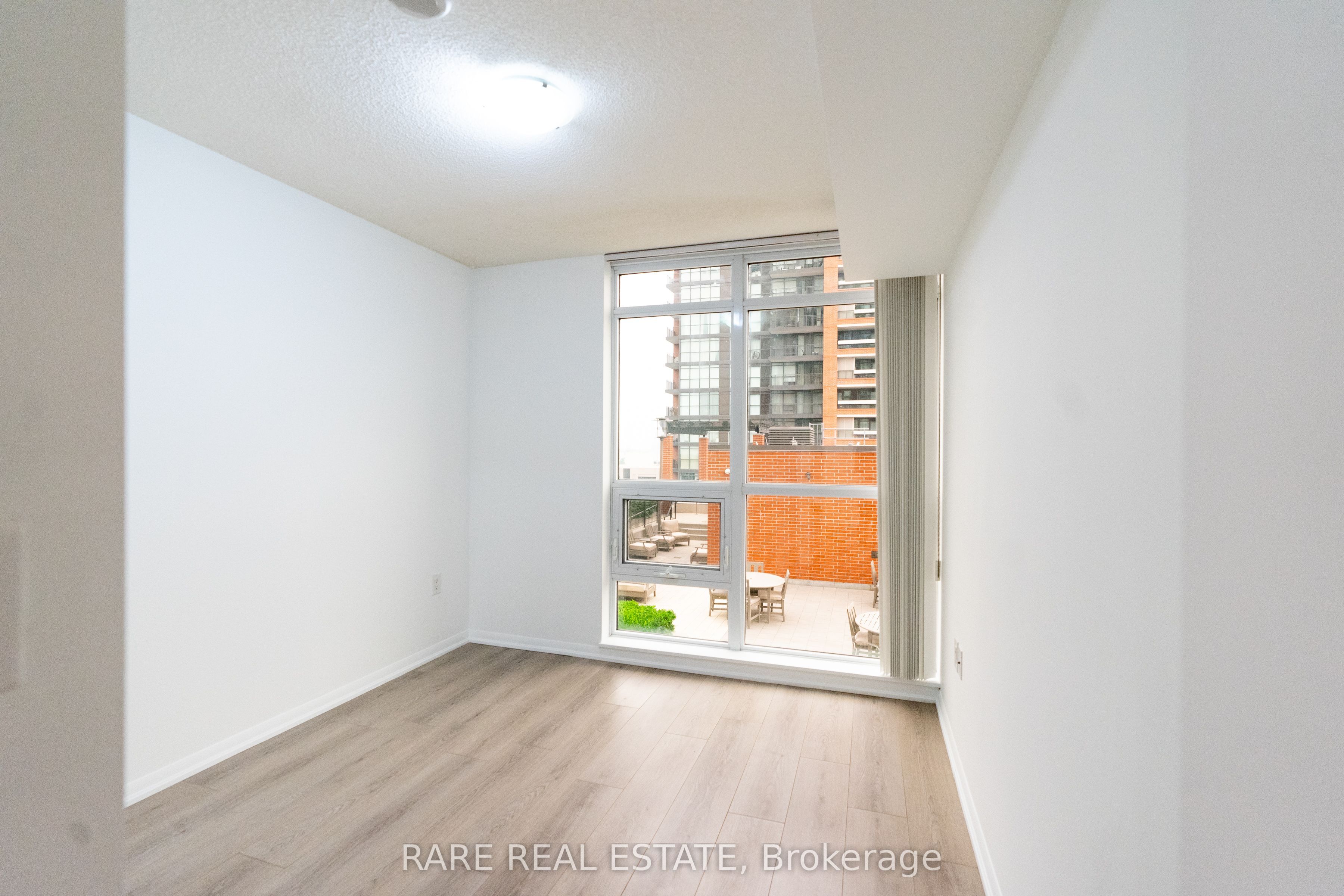 830 Lawrence Avenue W 1007, Toronto, ON M6A 0B6 photo 3