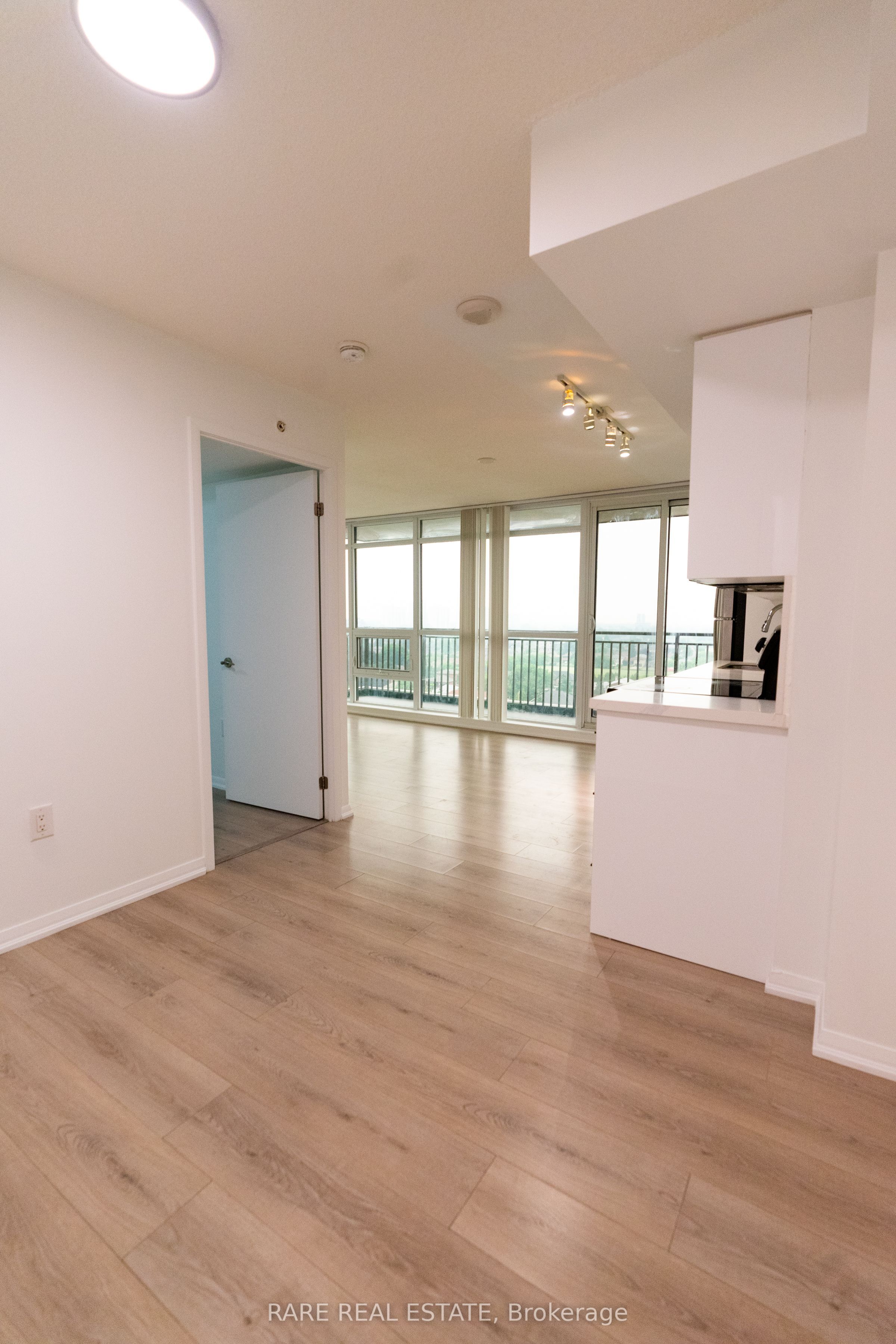 830 Lawrence Avenue W 1007, Toronto, ON M6A 0B6 photo 5