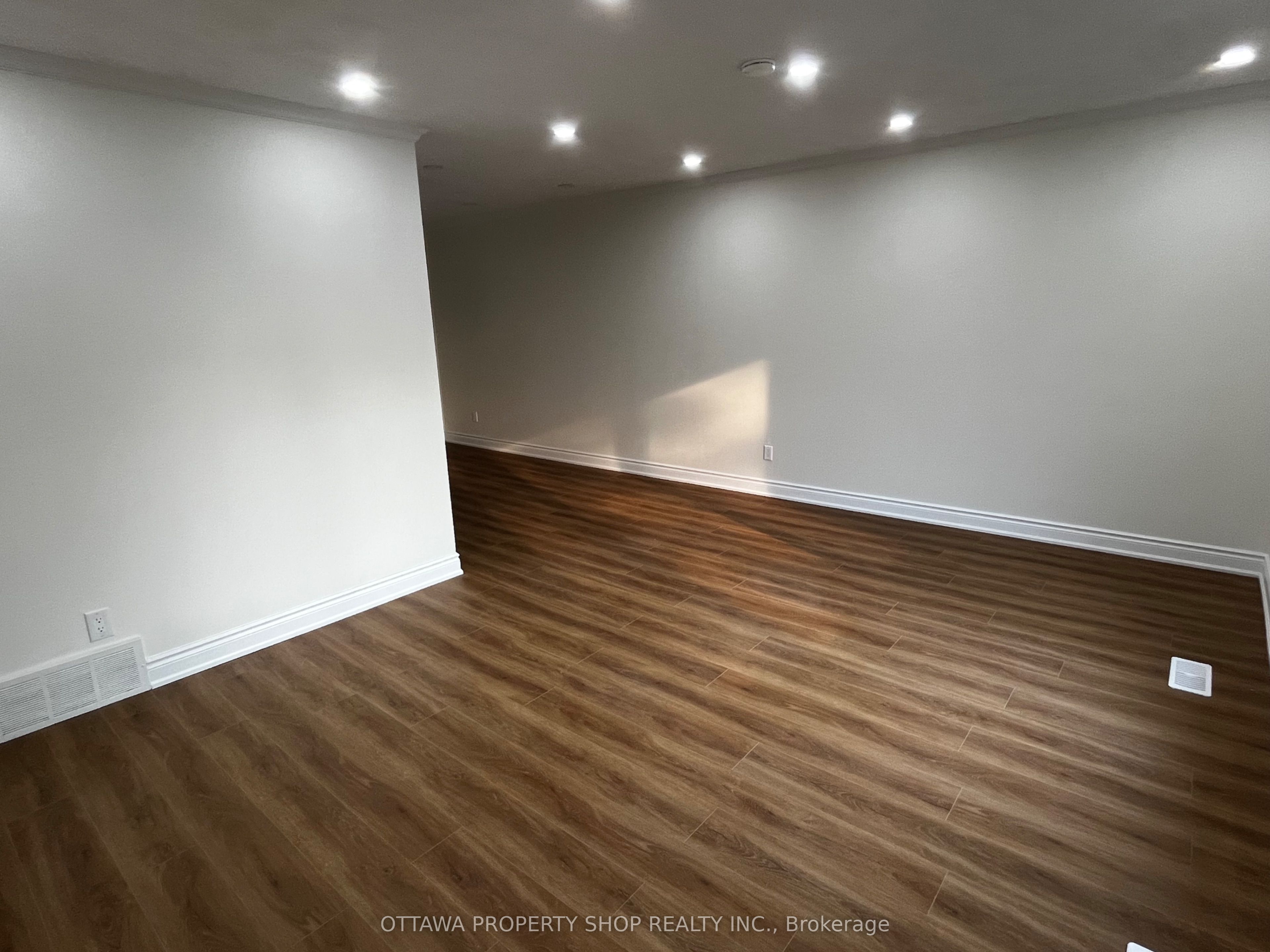 12 Council Crescent, Toronto, ON M3J 1J6 photo 4