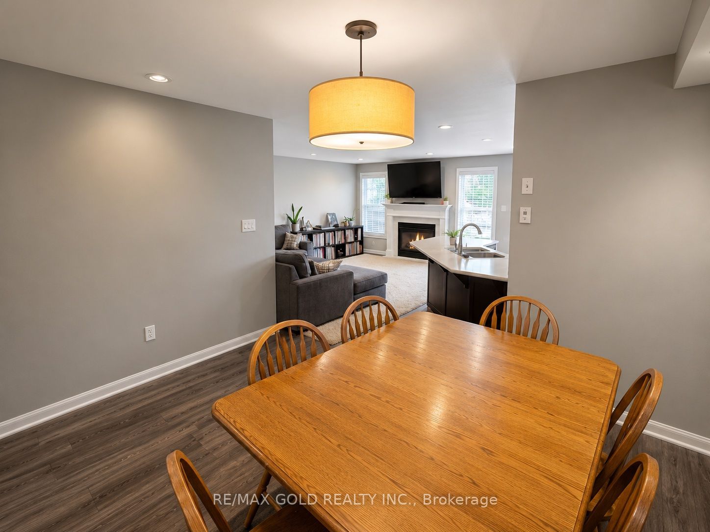 1061 Nadalin Heights, Milton, ON L9T 8H3 photo 4