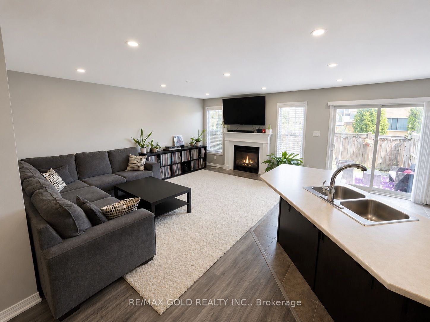 1061 Nadalin Heights, Milton, ON L9T 8H3 photo 5