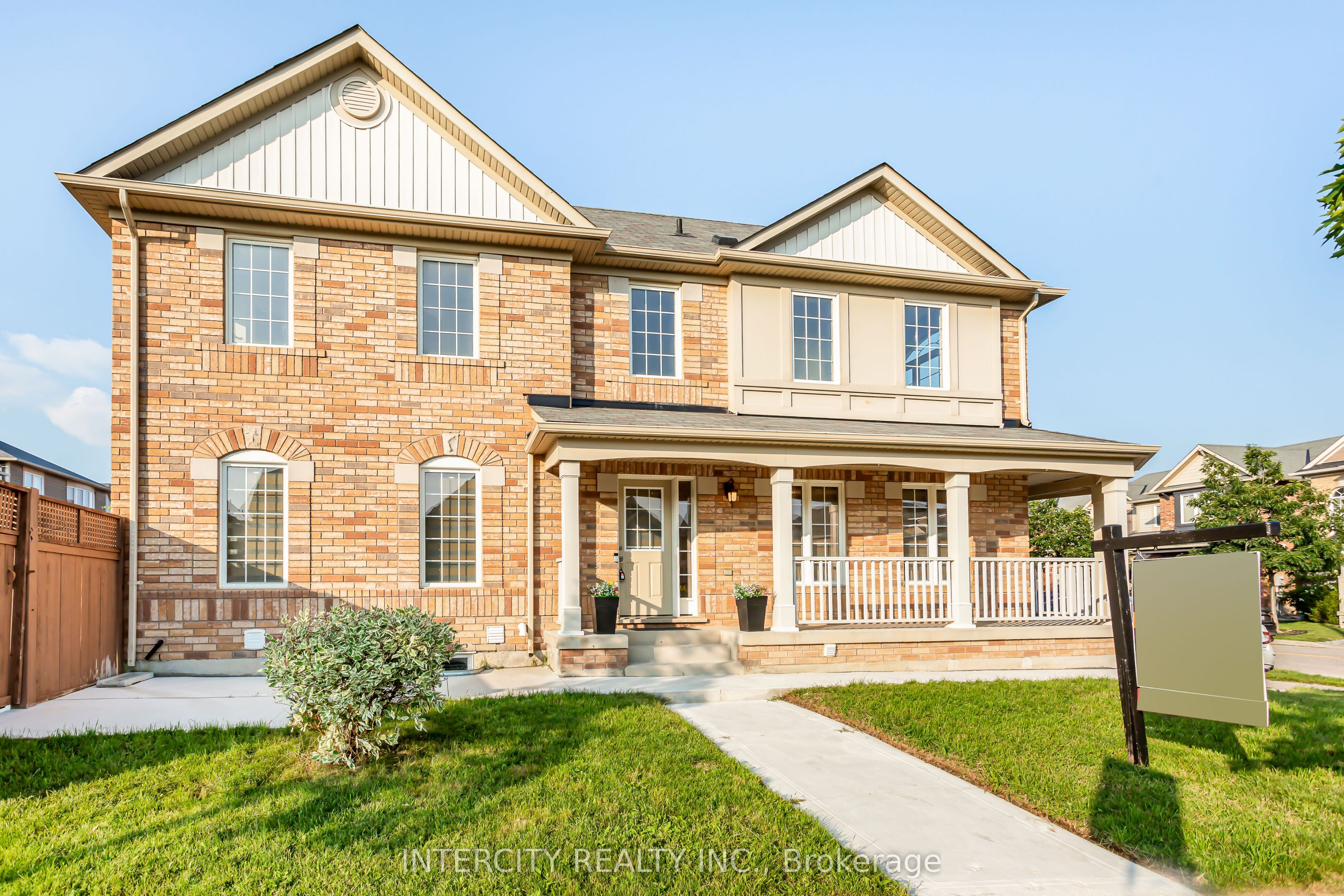 689 Ambroise Crescent N, Milton, ON L9T 0M4 photo 2