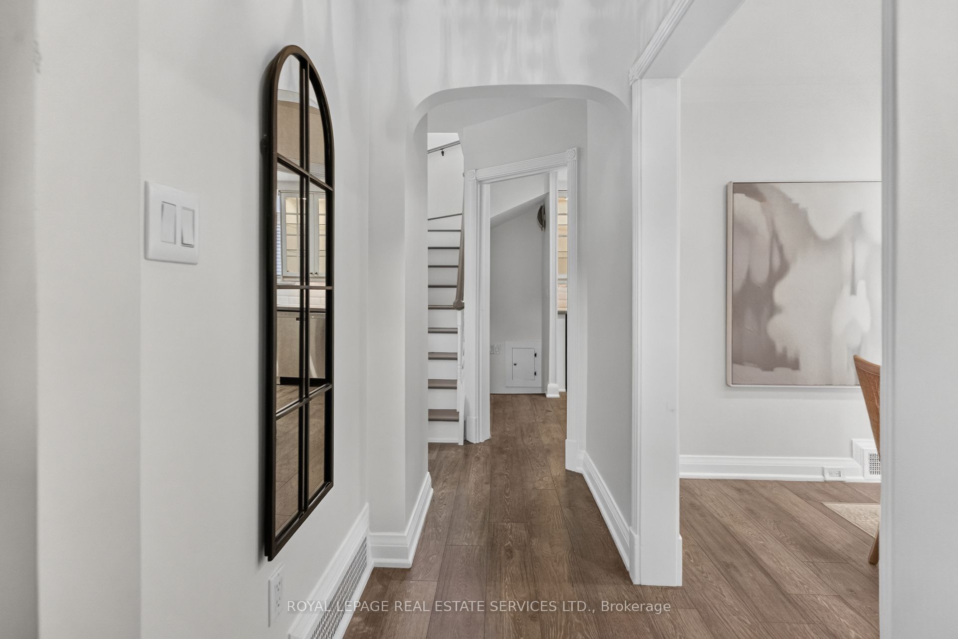 2 Glenroy Avenue, Toronto, ON M8Y 3X8 photo 3