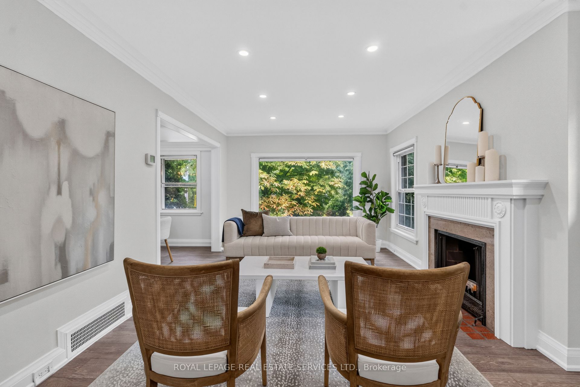 2 Glenroy Avenue, Toronto, ON M8Y 3X8 photo 4