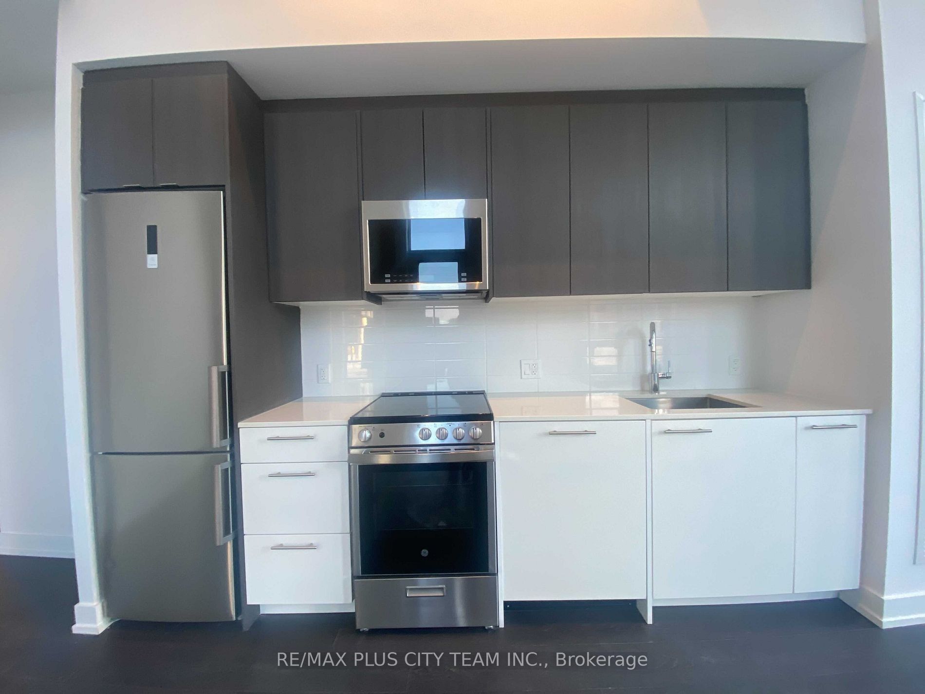 215 Veterans Drive S 103, Brampton, ON L7A 5L6 photo 4