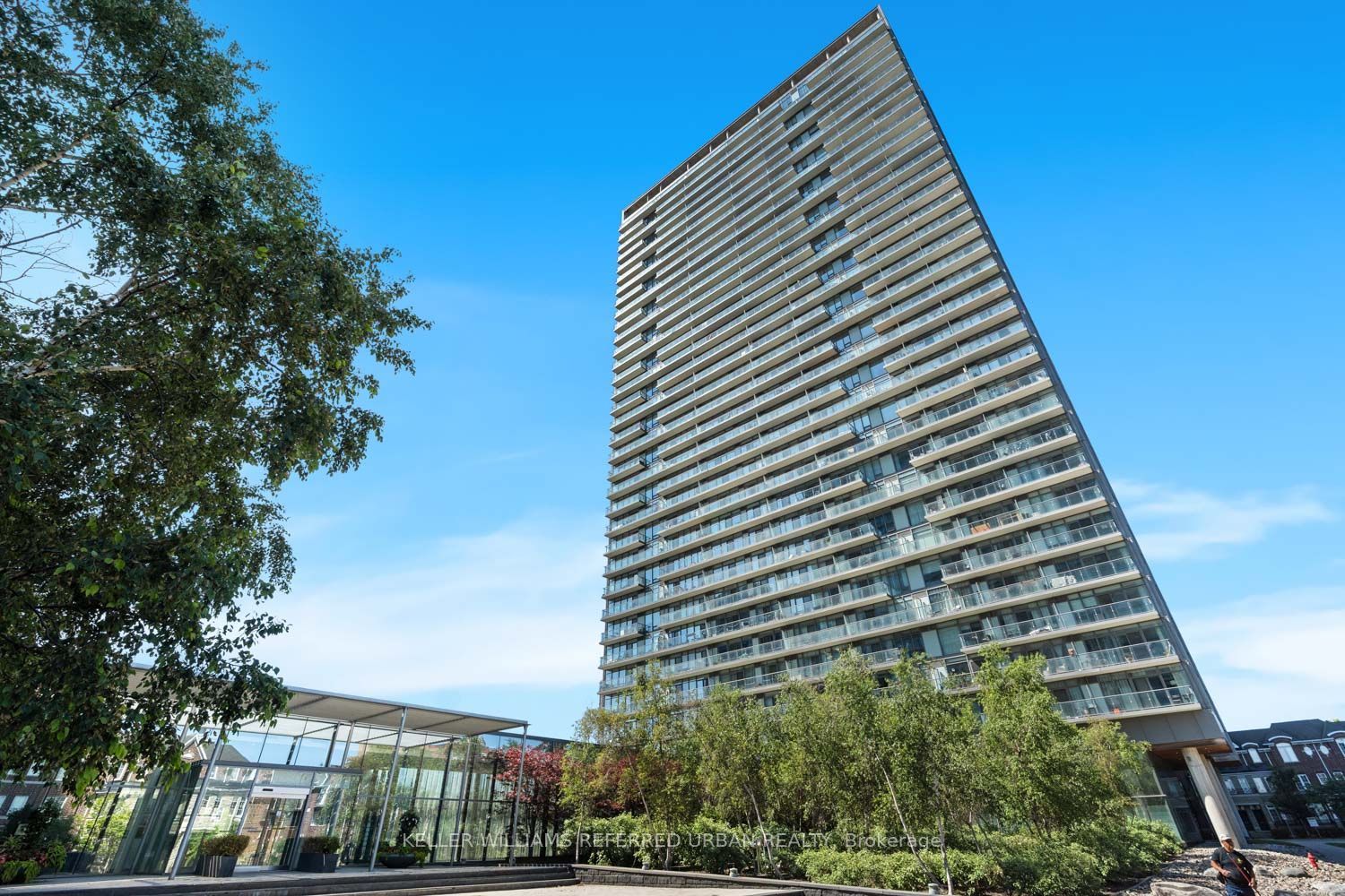 105 The Queensway PH3513, Toronto, ON M6S 5B5 photo 2
