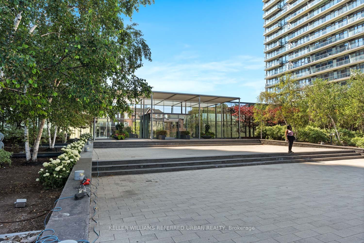 105 The Queensway PH3513, Toronto, ON M6S 5B5 photo 3