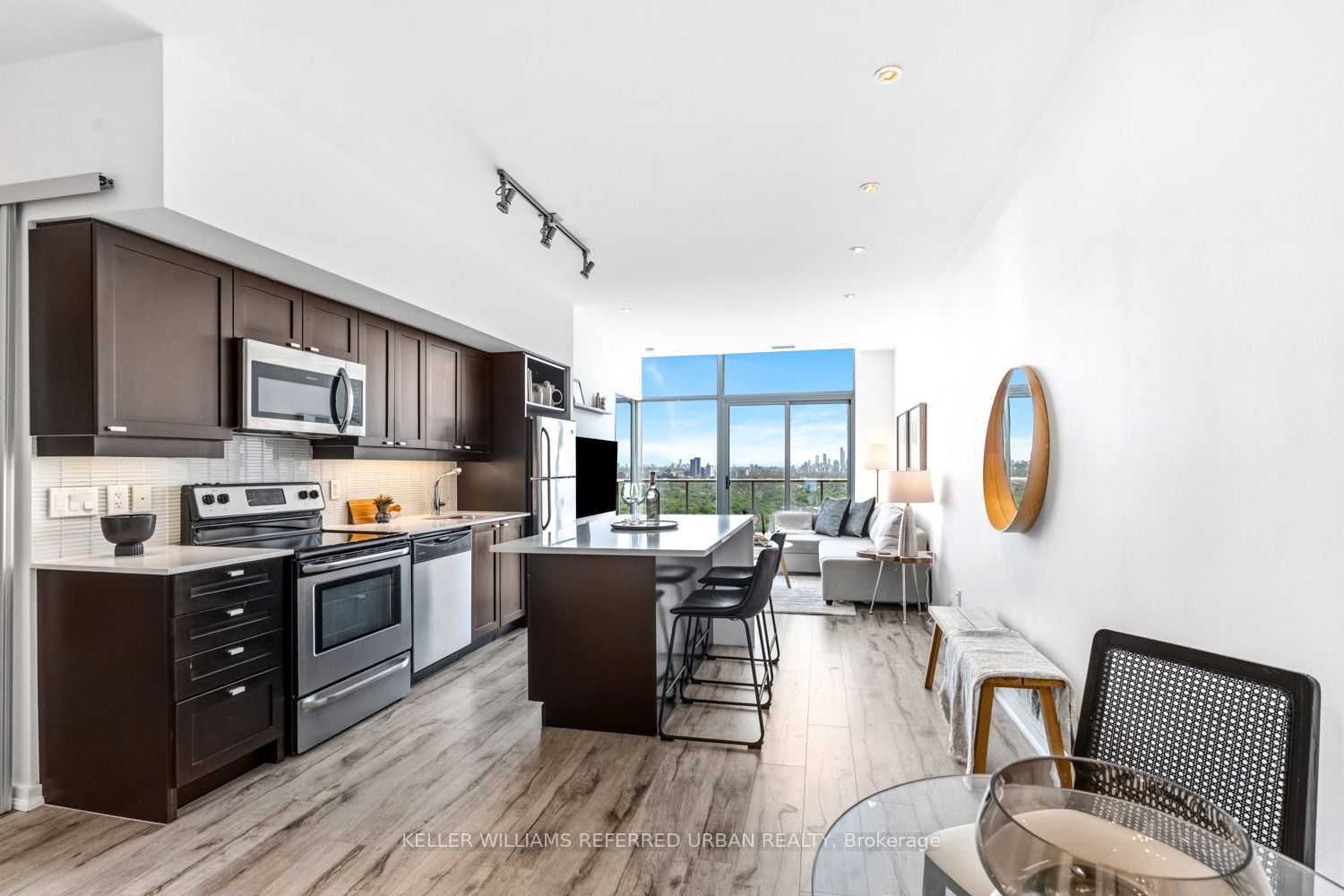 105 The Queensway PH3513, Toronto, ON M6S 5B5 photo 5