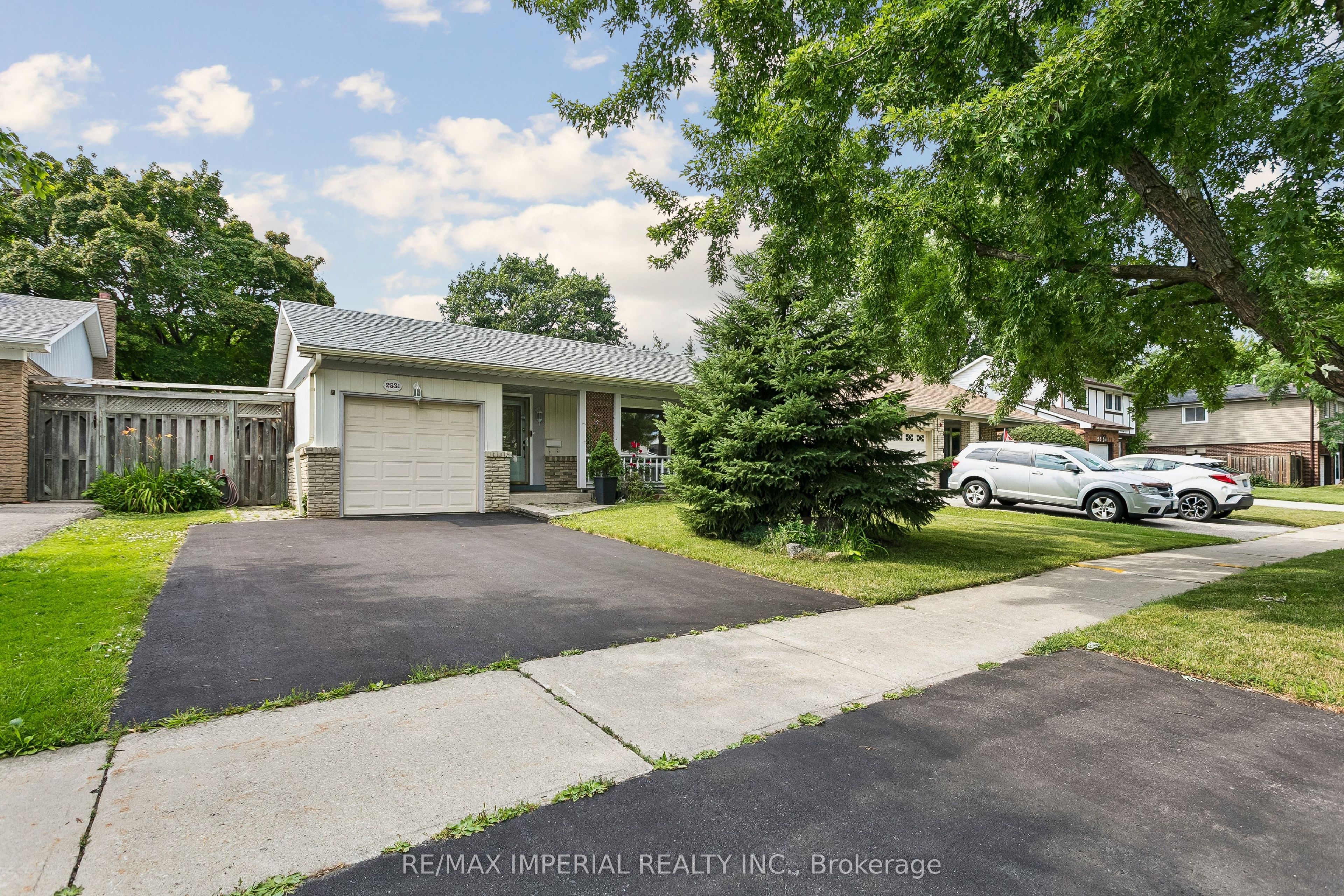 2531 Windjammer Road, Mississauga, ON L5L 1H7