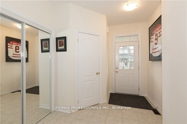 650 Murray Meadows Place, Milton, ON L9T 8L7 photo 2
