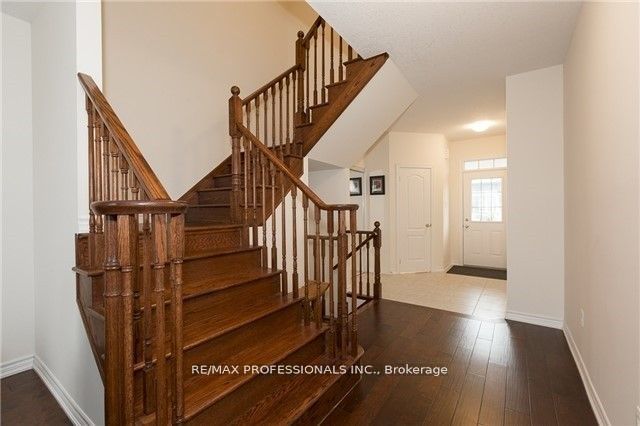 650 Murray Meadows Place, Milton, ON L9T 8L7 photo 4
