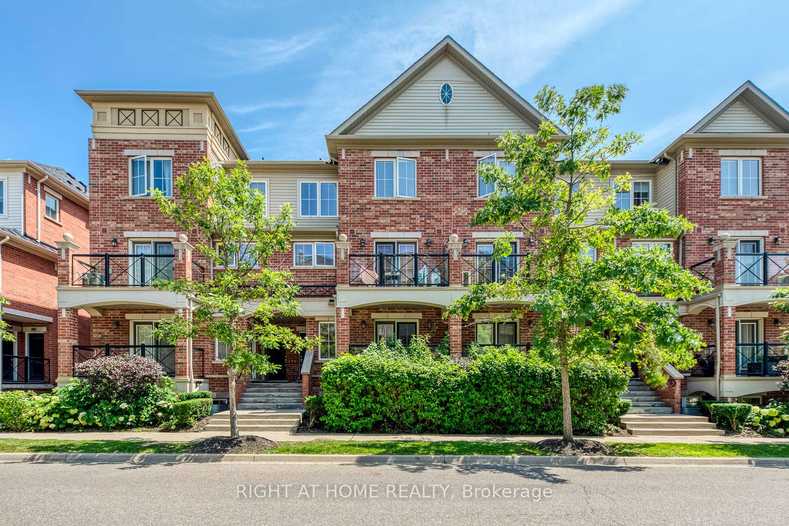 2464 Post Road #8, Oakville, ON L6H 0J2 photo 2
