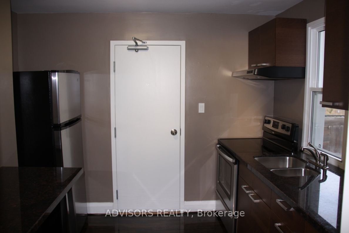 3717 Lakeshore Boulevard W 5, Toronto, ON M8W 1P8